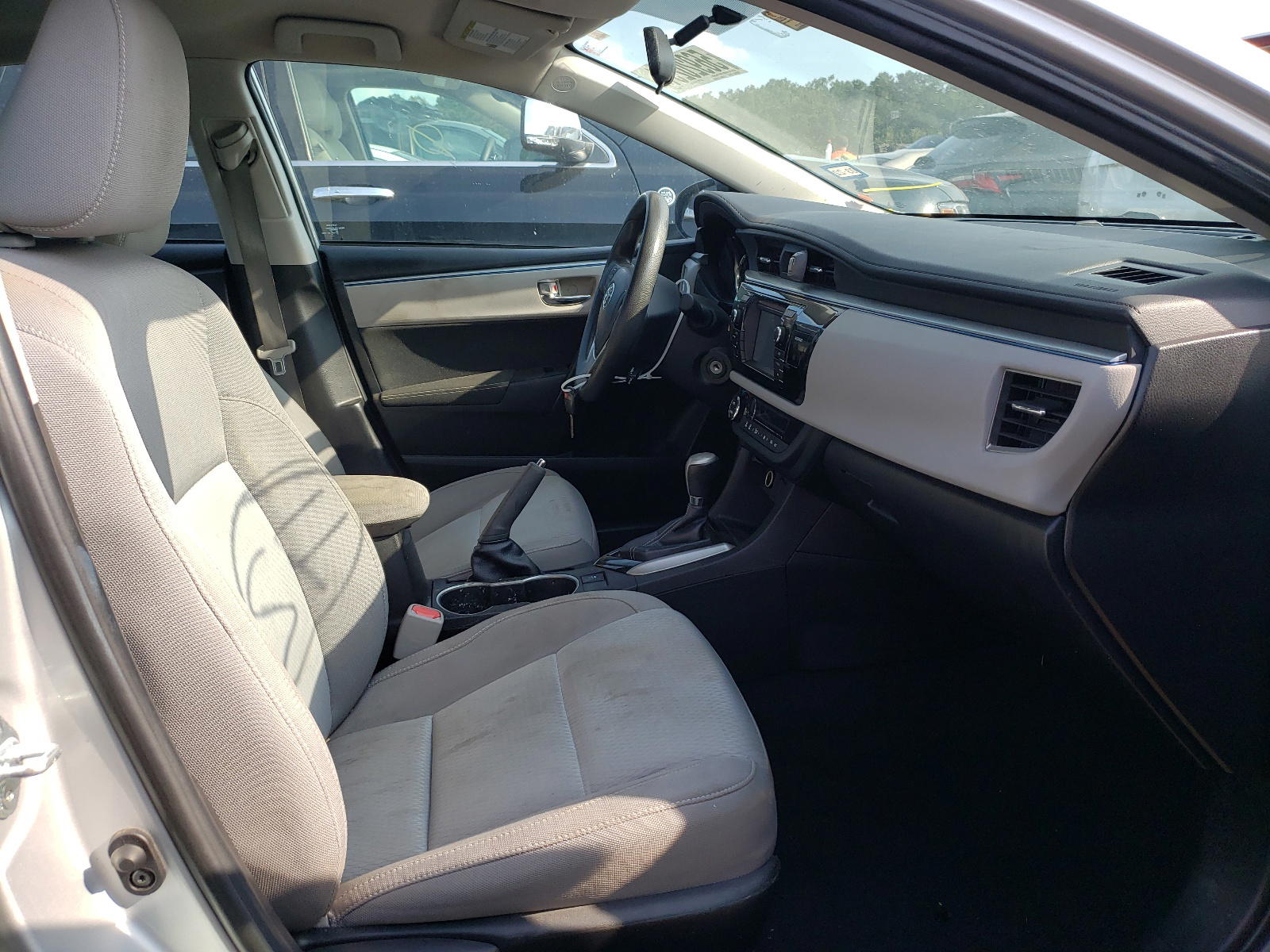 Photo 5 from auction – 2016 TOYOTA COROLLA L with VIN 5YFBURHE0GP526470