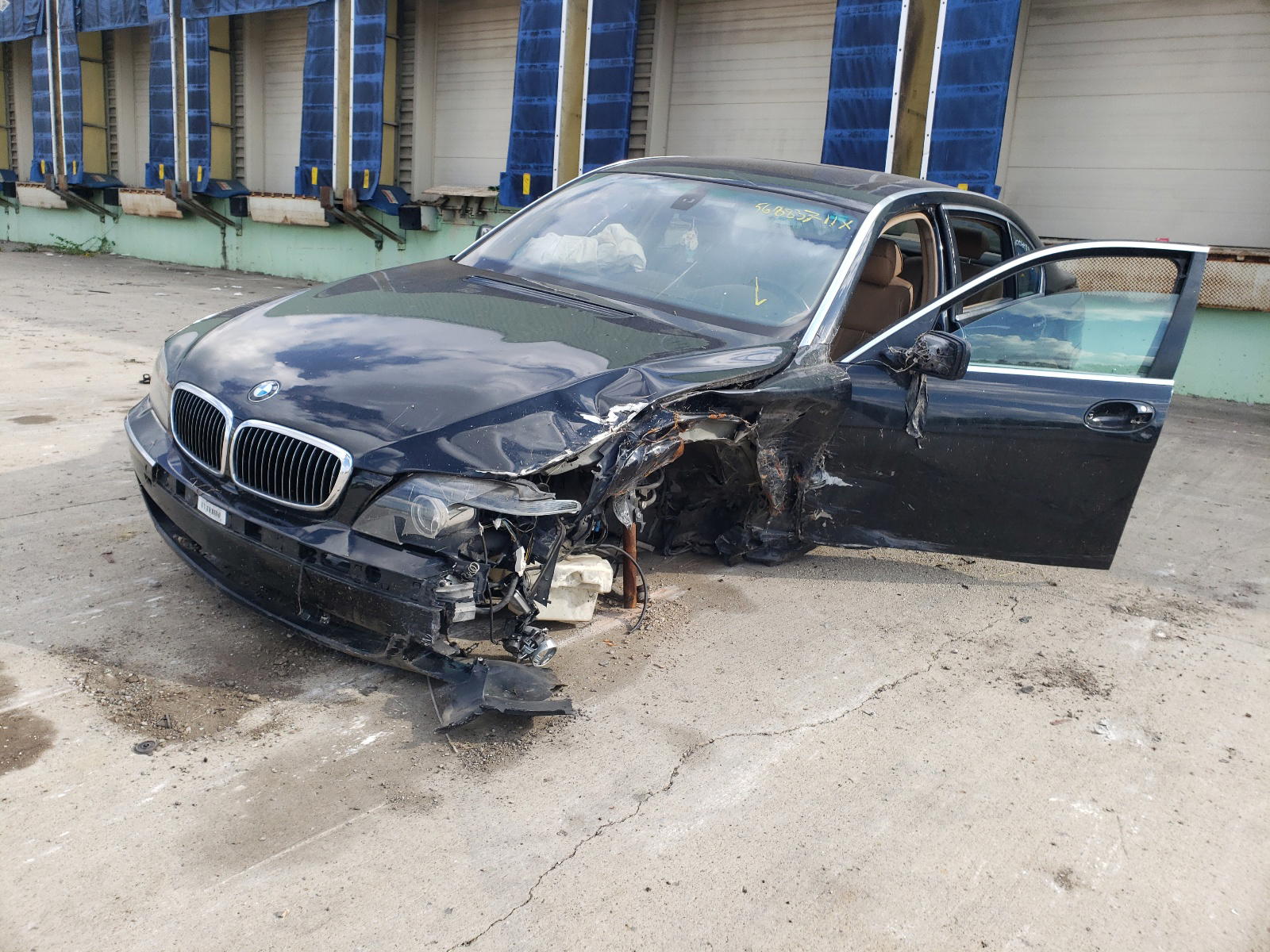 Photo 2 from auction – 2007 BMW 750 with VIN WBAHN83557DT77109