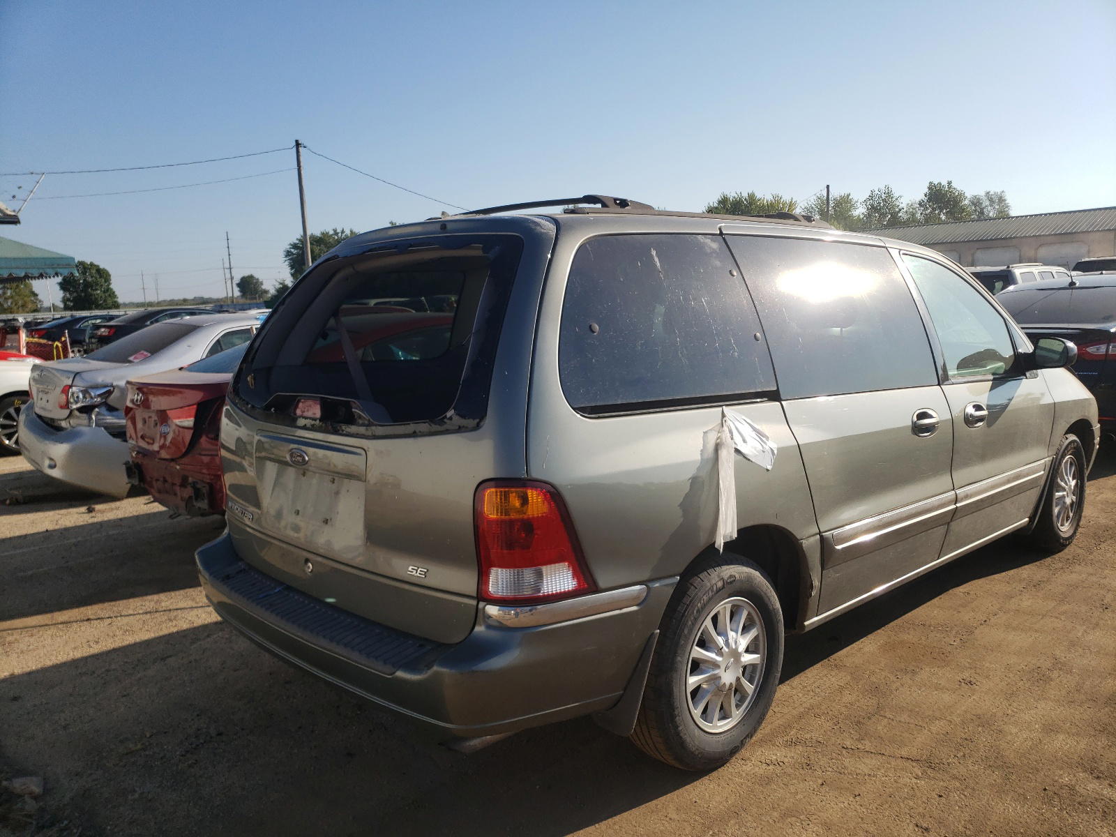 Photo 4 from auction – 2000 FORD WINDSTAR S with VIN 2FMZA5240YBA01821