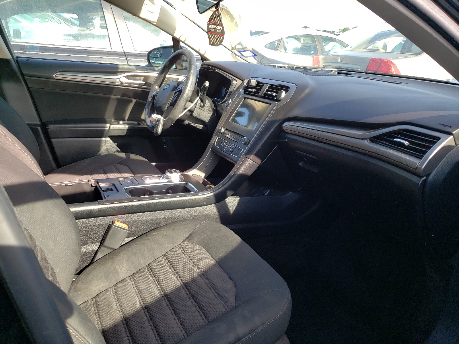 Photo 5 from auction – 2018 FORD FUSION SE with VIN 3FA6P0LU2JR158318