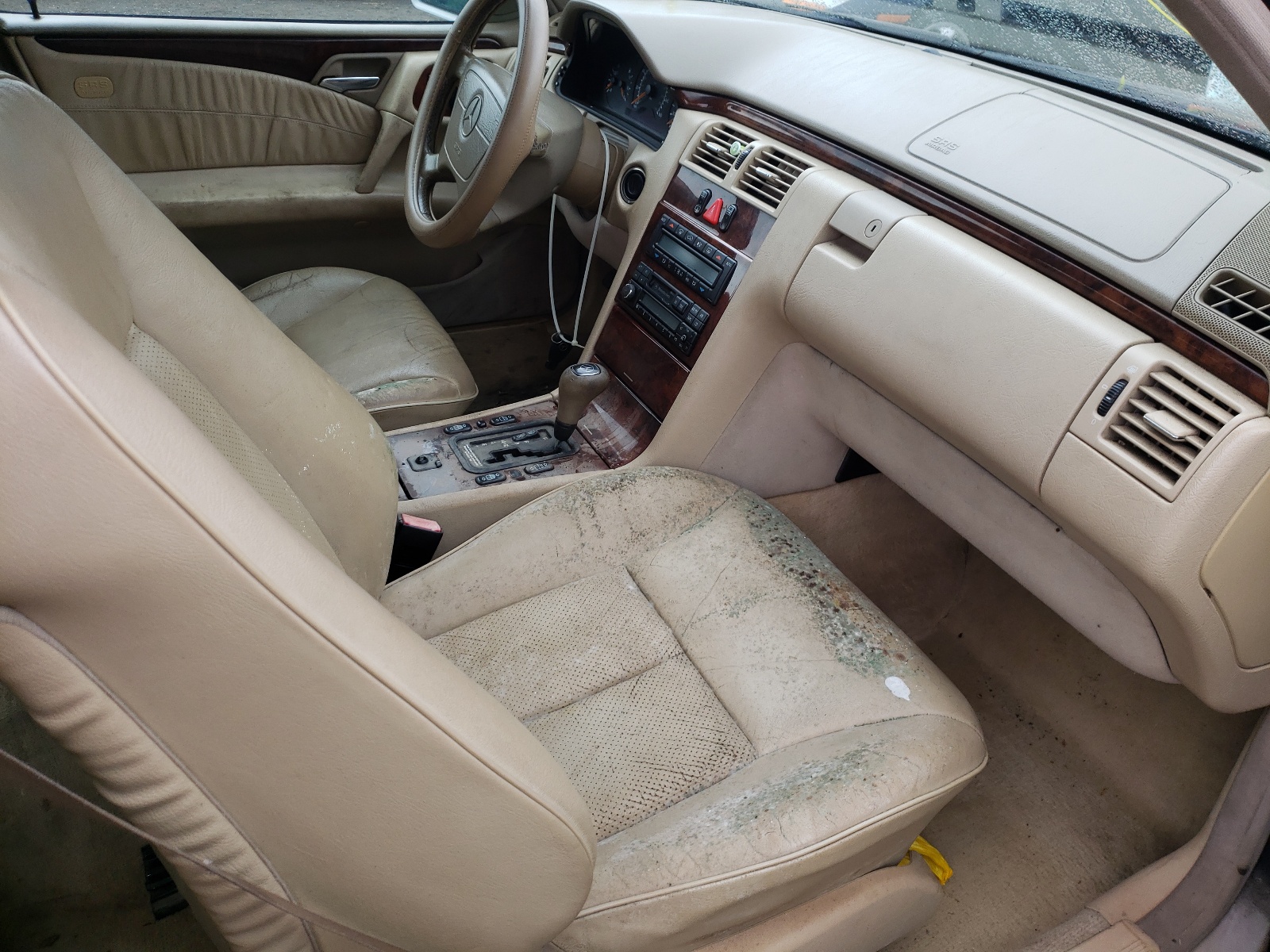 Photo 5 from auction – 1998 MERCEDES-BENZ E 320 4MAT with VIN WDBJH82F4WX012597