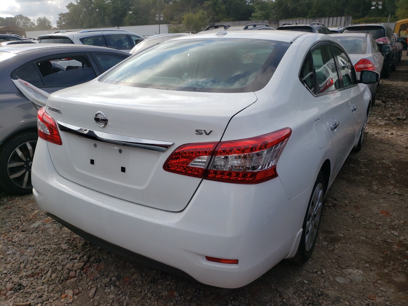 Photo 4 from auction – 2015 NISSAN SENTRA S with VIN 3N1AB7AP4FY319812