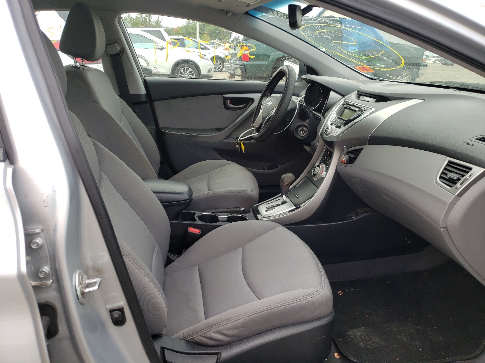 Photo 5 from auction – 2012 HYUNDAI ELANTRA GL with VIN 5NPDH4AE7CH108540