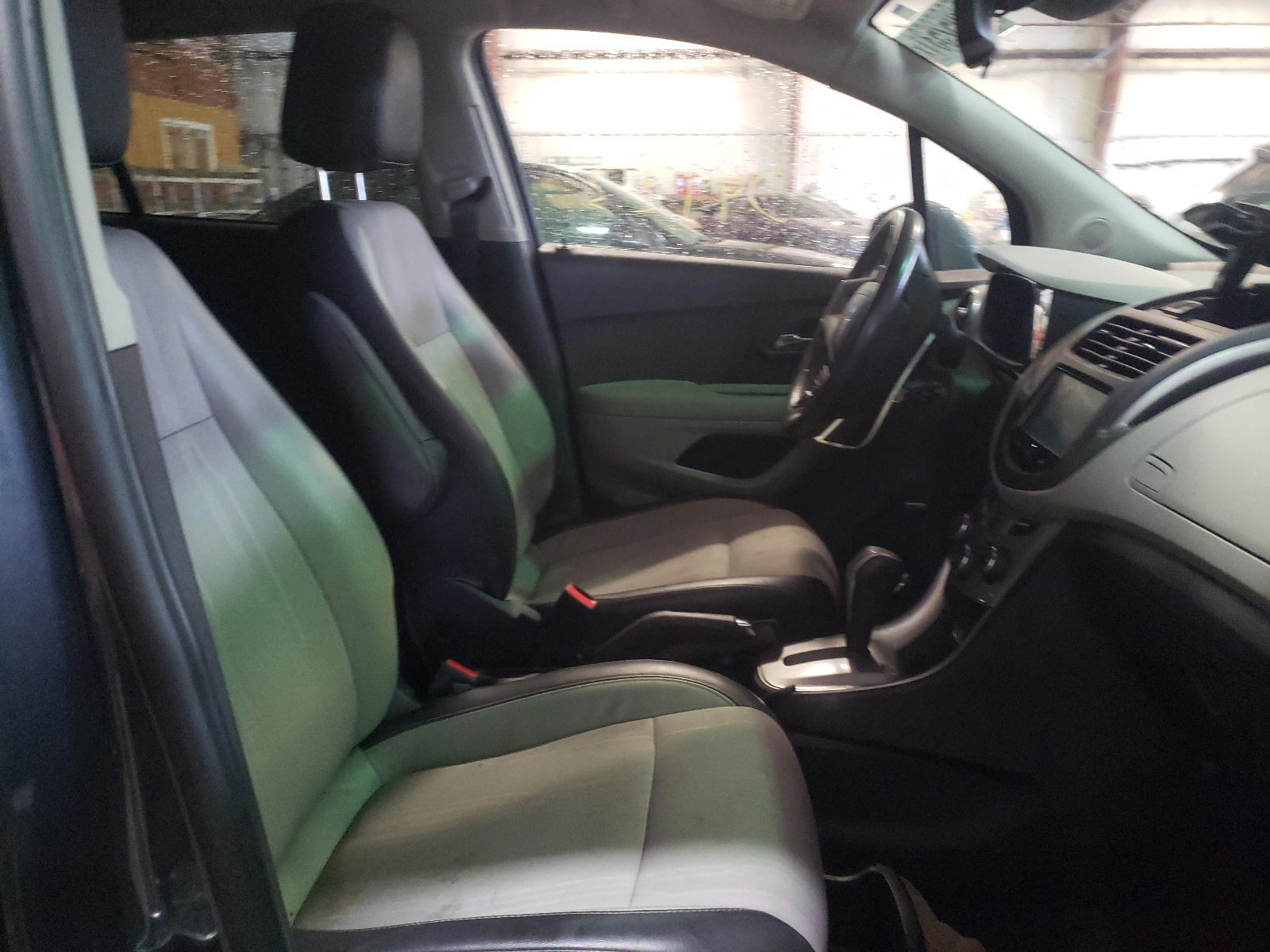 Photo 5 from auction – 2016 CHEVROLET TRAX 1LT with VIN 3GNCJLSB3GL256700