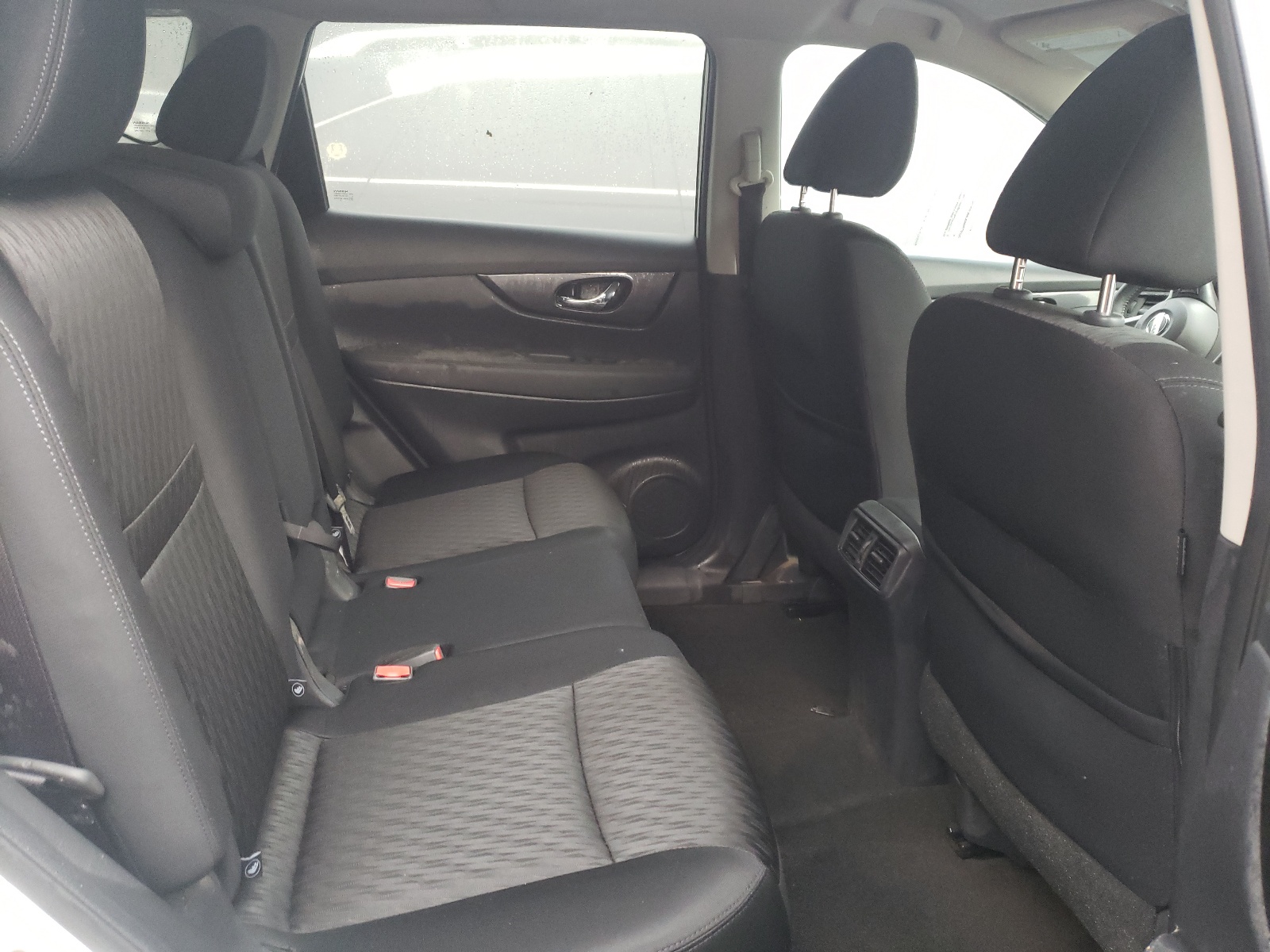 Photo 6 from auction – 2017 NISSAN ROGUE S with VIN KNMAT2MV7HP543961