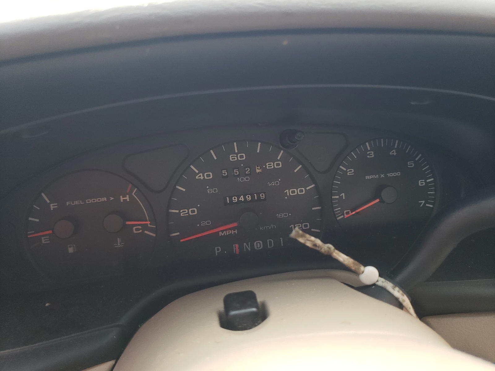 Photo 8 from auction – 2000 FORD TAURUS SEL with VIN 1FAFP56S1YA210940