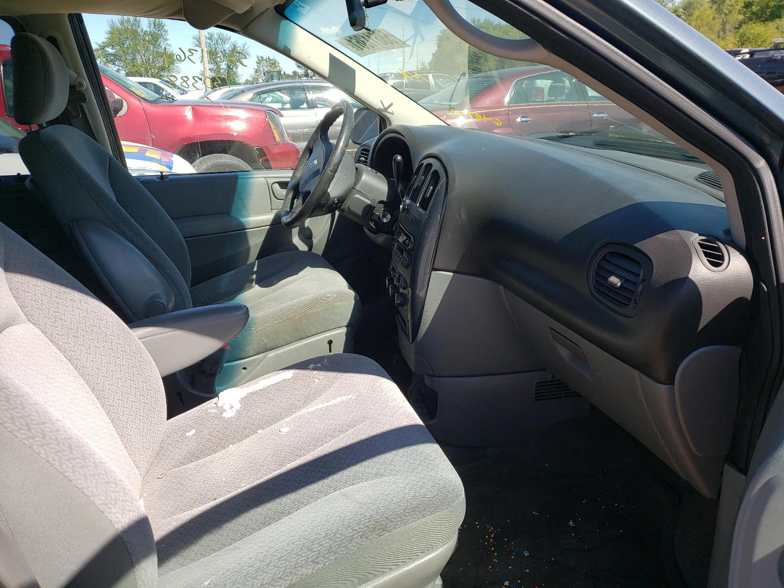 Photo 5 from auction – 2006 DODGE GRAND CARA with VIN 2D4GP44L36R649752