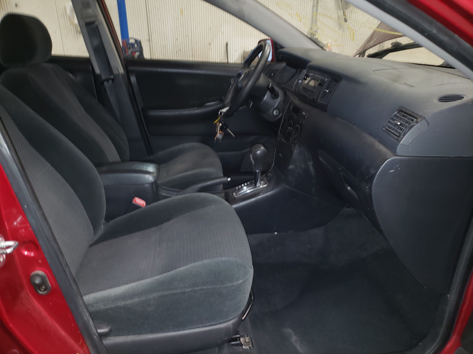 Photo 5 from auction – 2006 TOYOTA COROLLA CE with VIN 1NXBR30E06Z618461