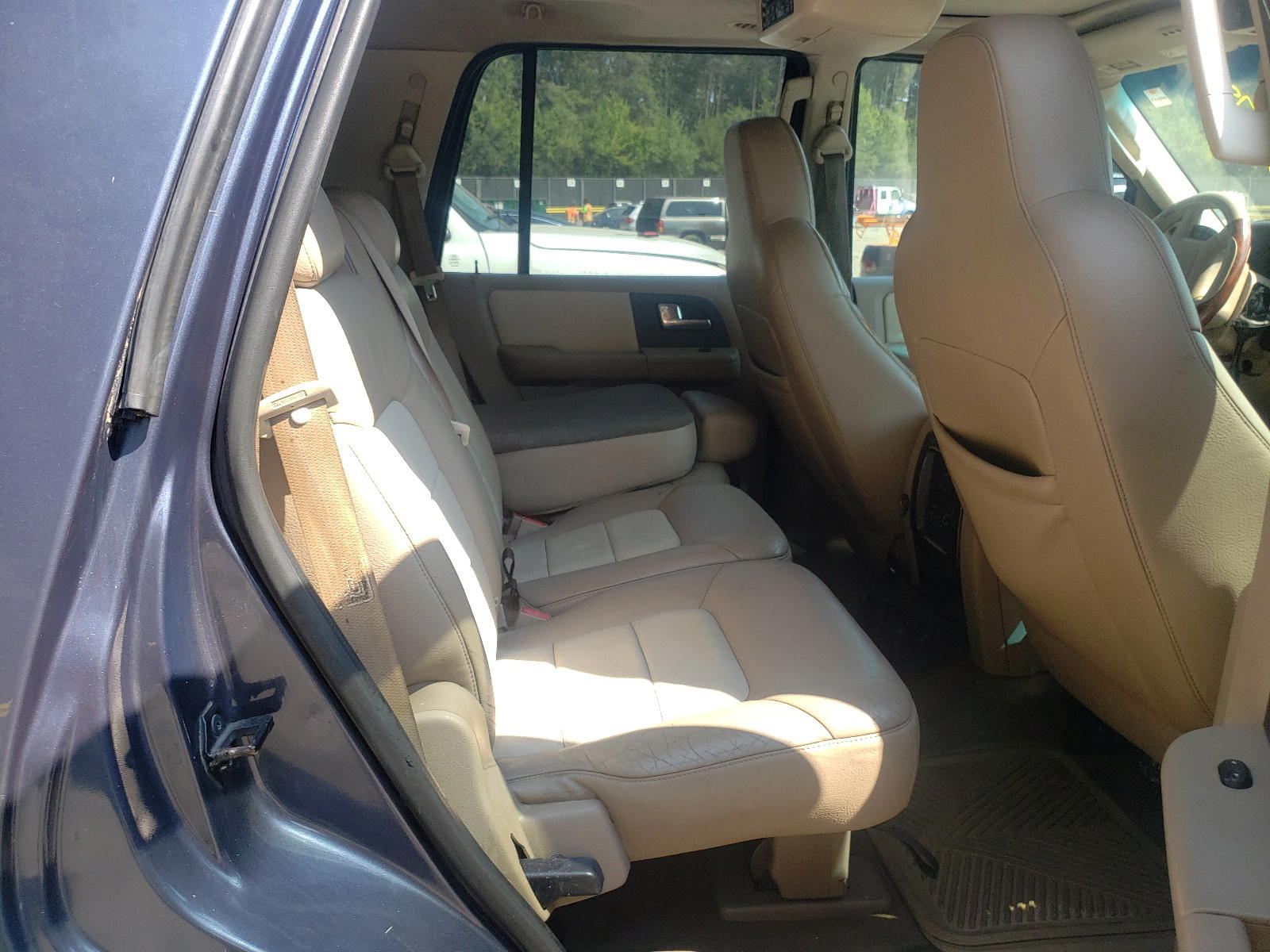 Photo 6 from auction – 2003 FORD EXPEDITION with VIN 1FMFU18L03LA57655