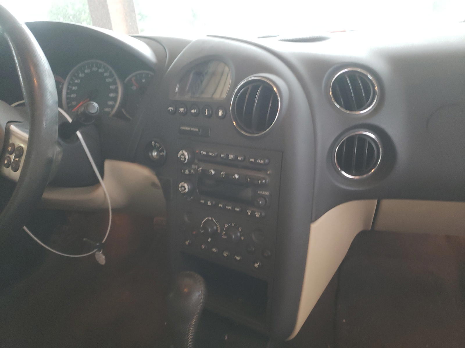 Photo 9 from auction – 2007 PONTIAC GRAND PRIX with VIN 2G2WP552X71222304