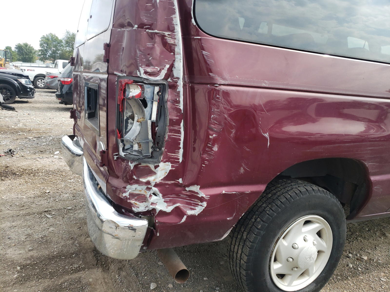 Photo 9 from auction – 2005 FORD ECONOLINE with VIN 1FBNE31L95HB38019