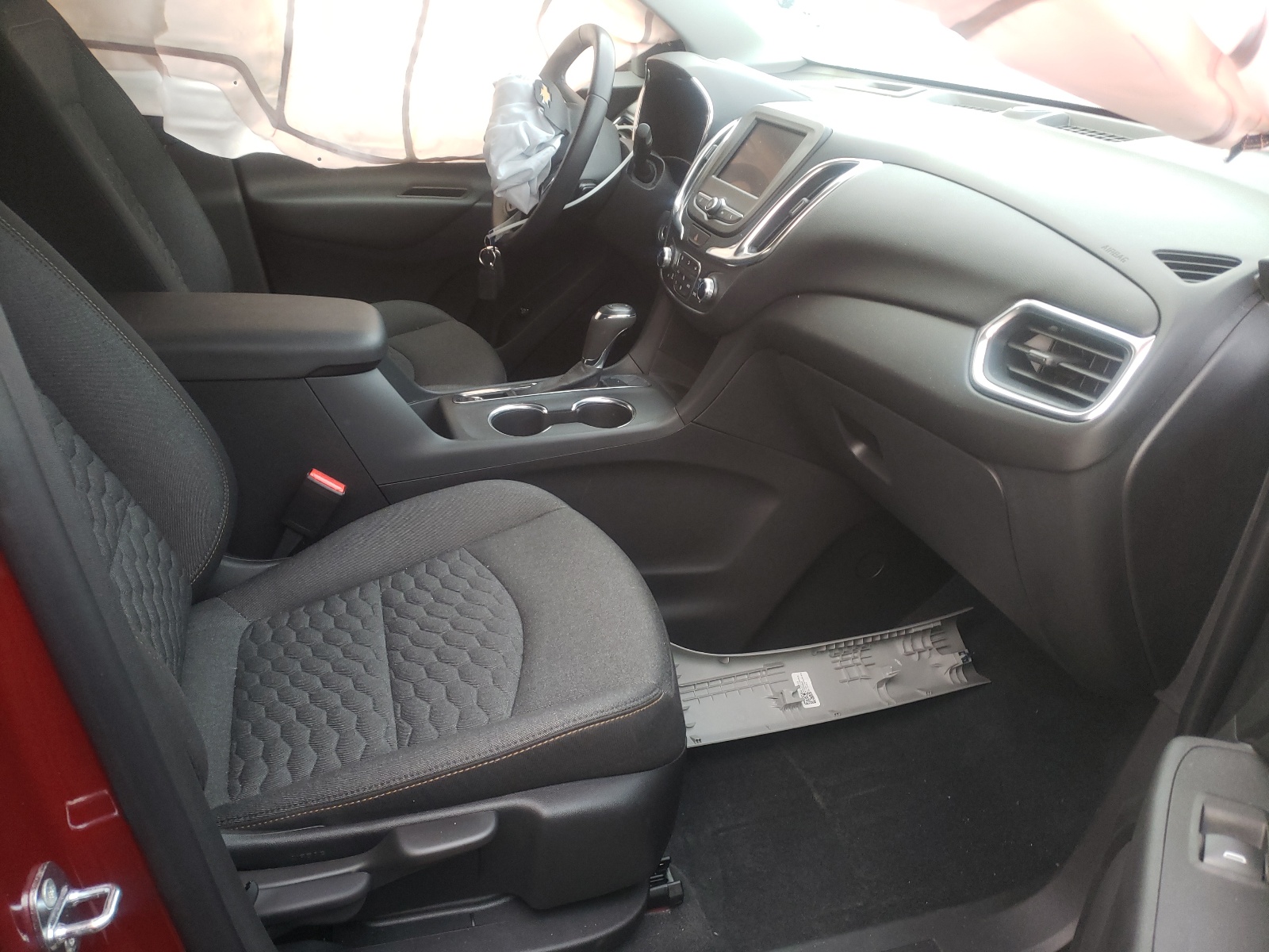 Photo 5 from auction – 2020 CHEVROLET EQUINOX LT with VIN 3GNAXJEV8LS621887