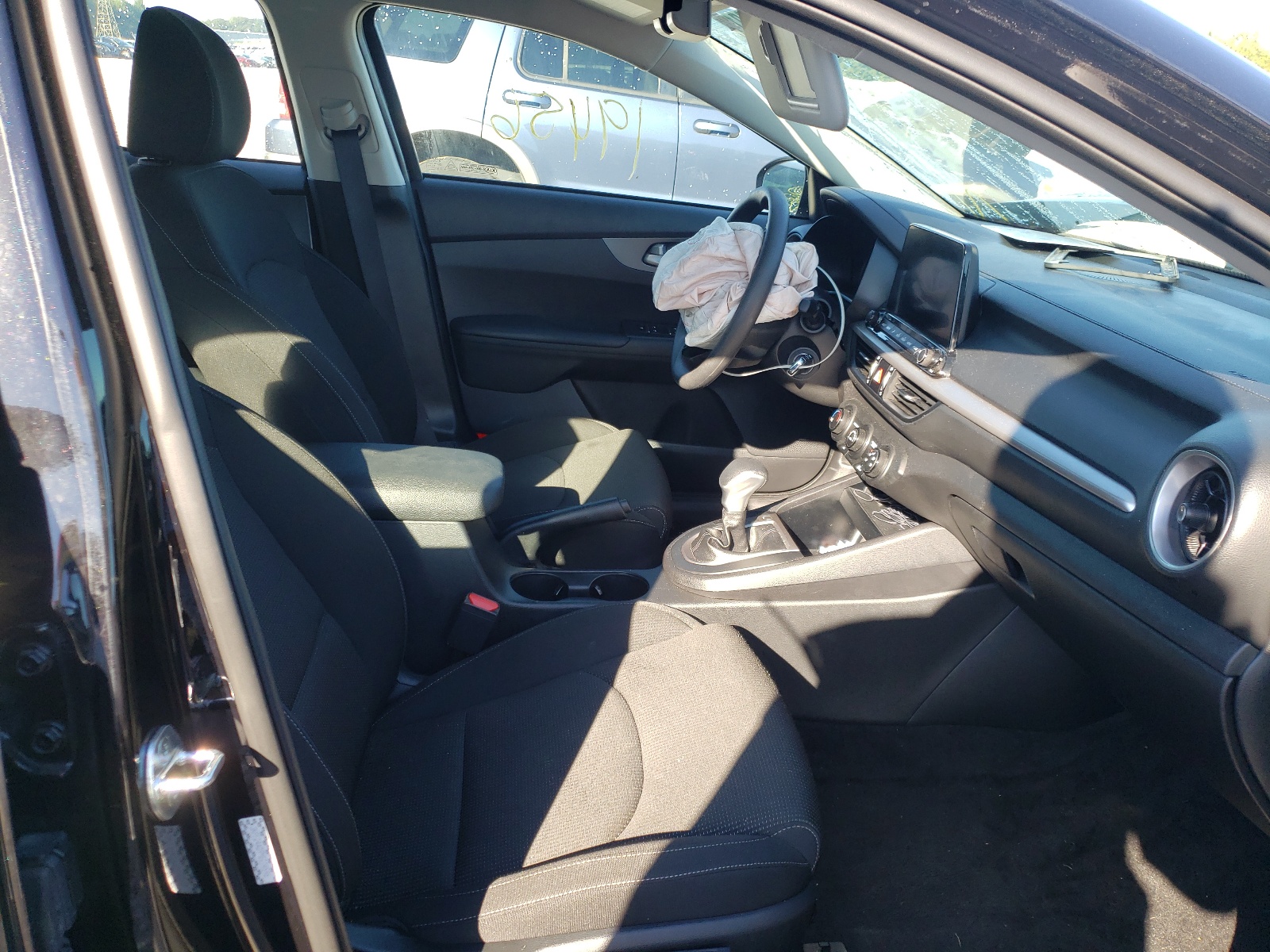 Photo 5 from auction – 2021 KIA FORTE FE with VIN 3KPF24AD9ME274596