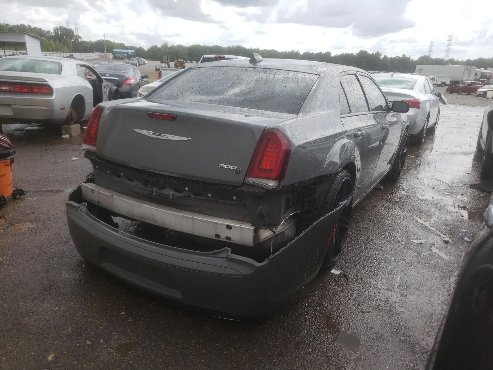 Photo 4 from auction – 2019 CHRYSLER 300 S with VIN 2C3CCABG3KH559498