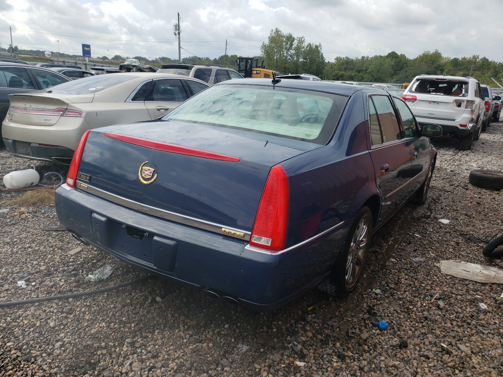 Photo 4 from auction – 2008 CADILLAC DTS with VIN 1G6KD57Y58U210607