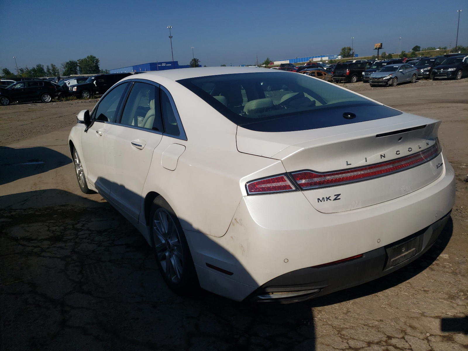 Photo 3 from auction – 2016 LINCOLN MKZ with VIN 3LN6L2G94GR633883