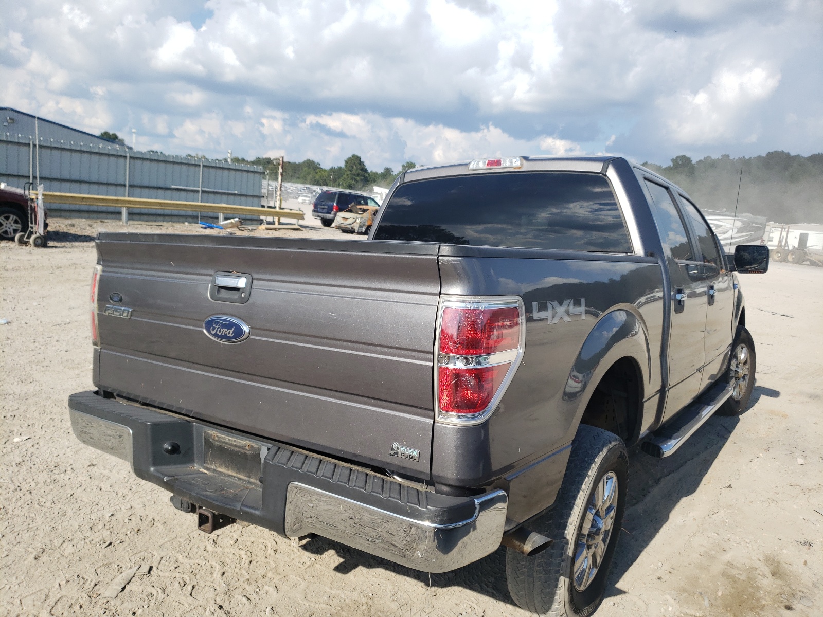 Zdjęcie 4 z aukcji – 2010 FORD F150 SUPER z VIN 1FTFW1EV3AFD62339