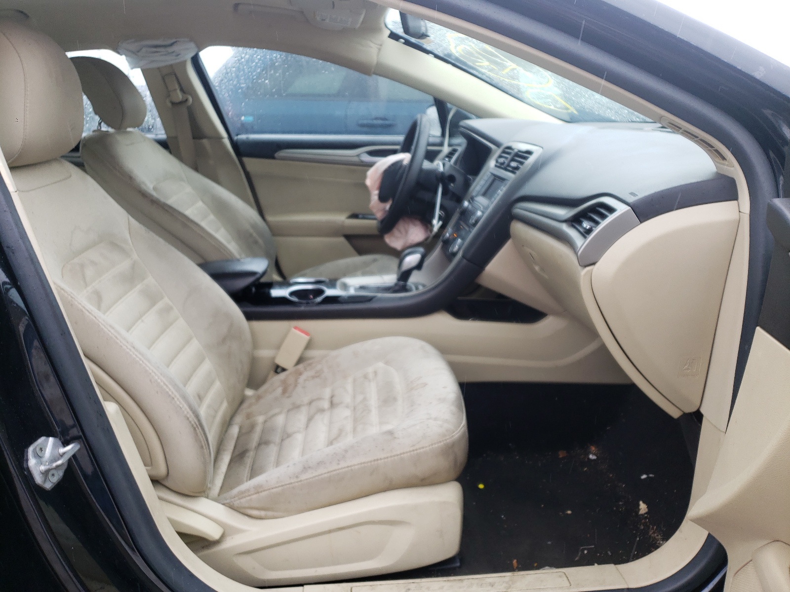Photo 5 from auction – 2014 FORD FUSION SE with VIN 3FA6P0H78ER137613