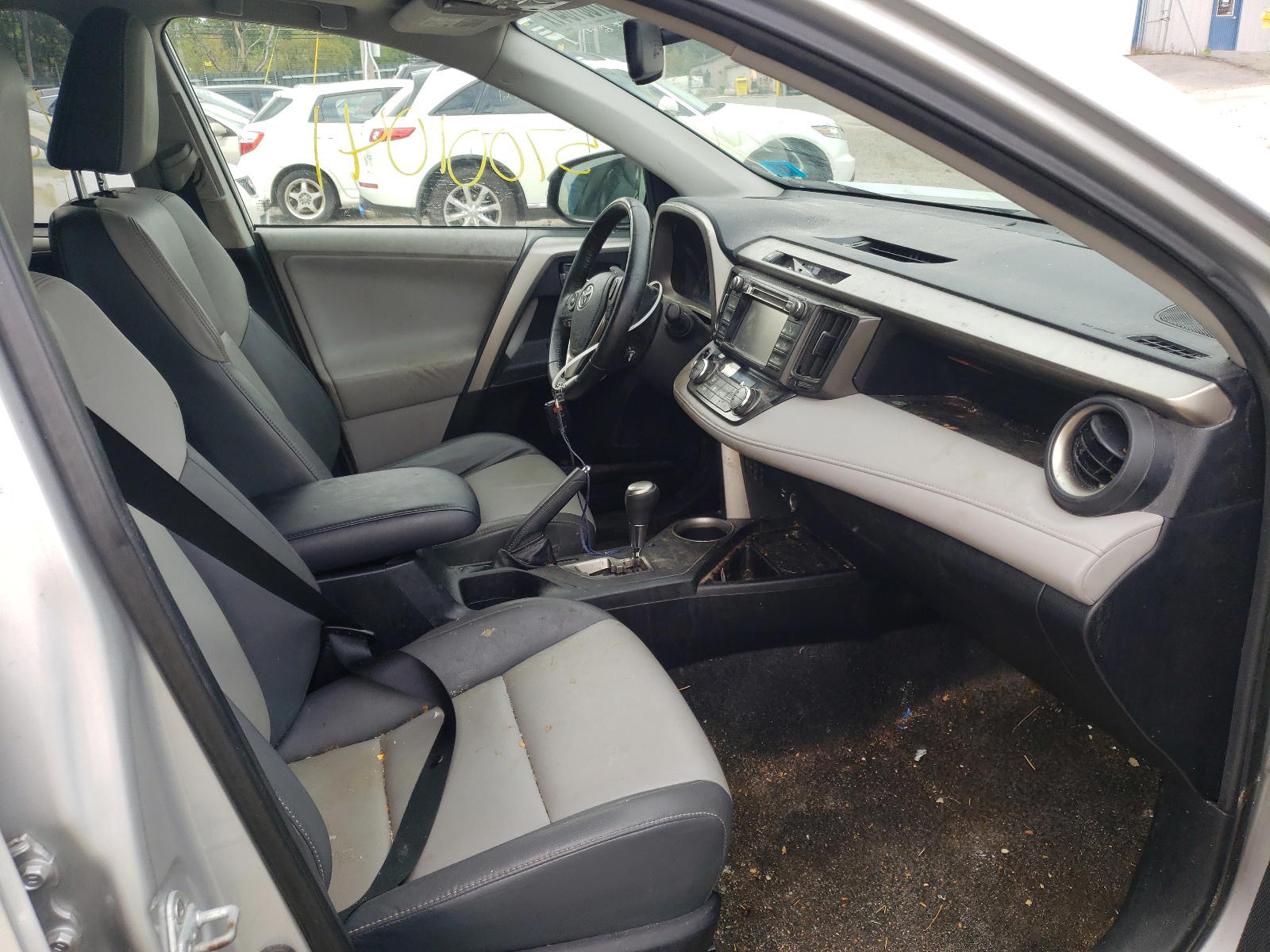 Photo 5 from auction – 2013 TOYOTA RAV4 LIMIT with VIN 2T3DFREV9DW013887
