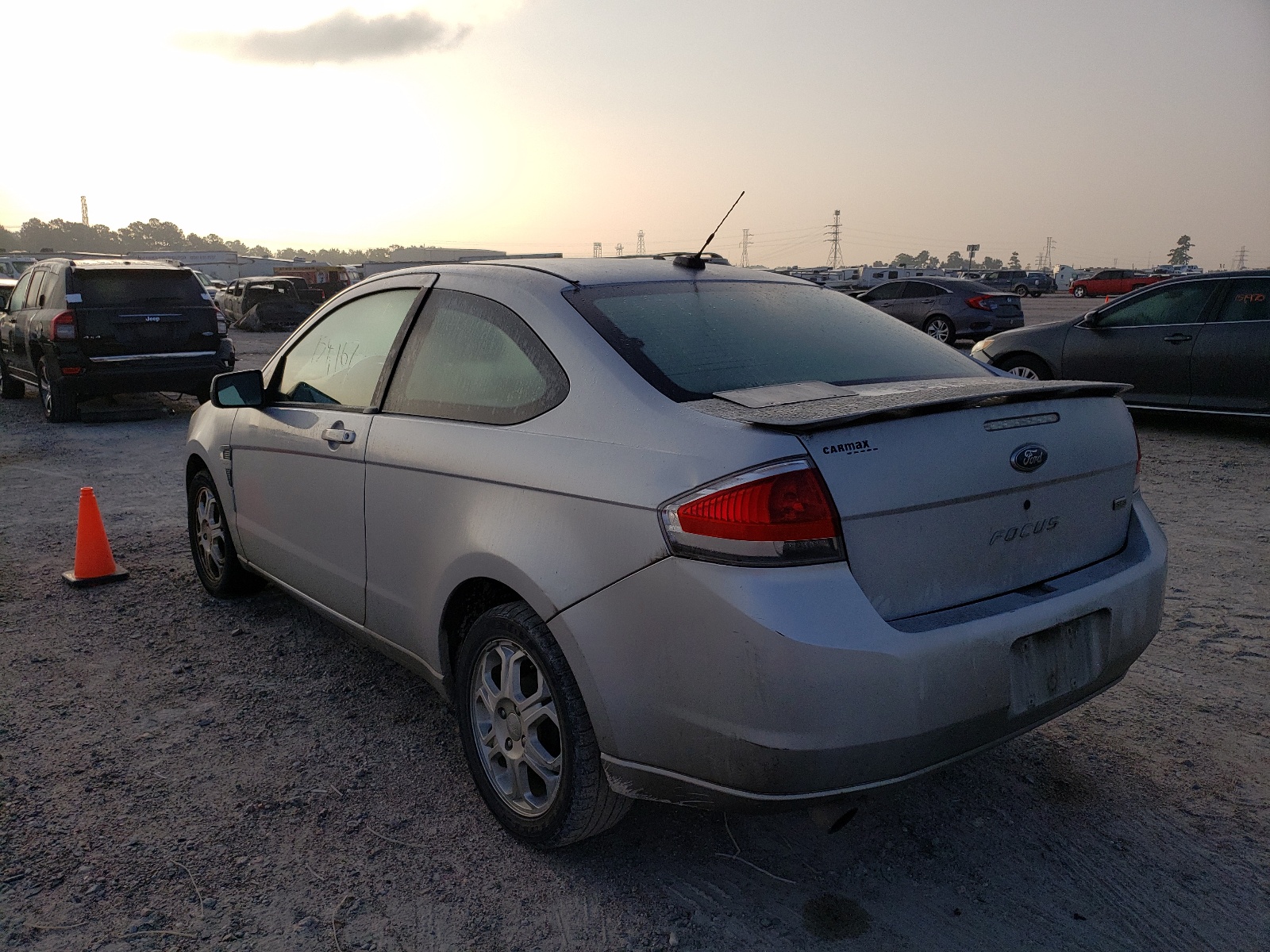 Photo 3 from auction – 2008 FORD FOCUS SE with VIN 1FAHP33N88W212702