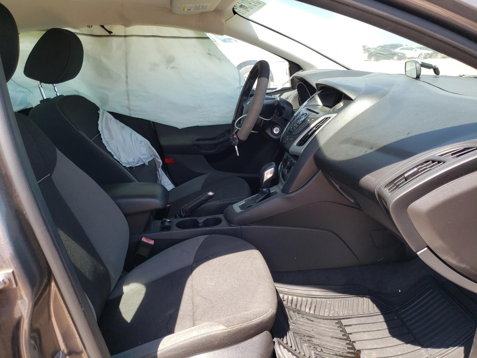 Photo 5 from auction – 2013 FORD FOCUS SE with VIN 1FADP3F22DL262779