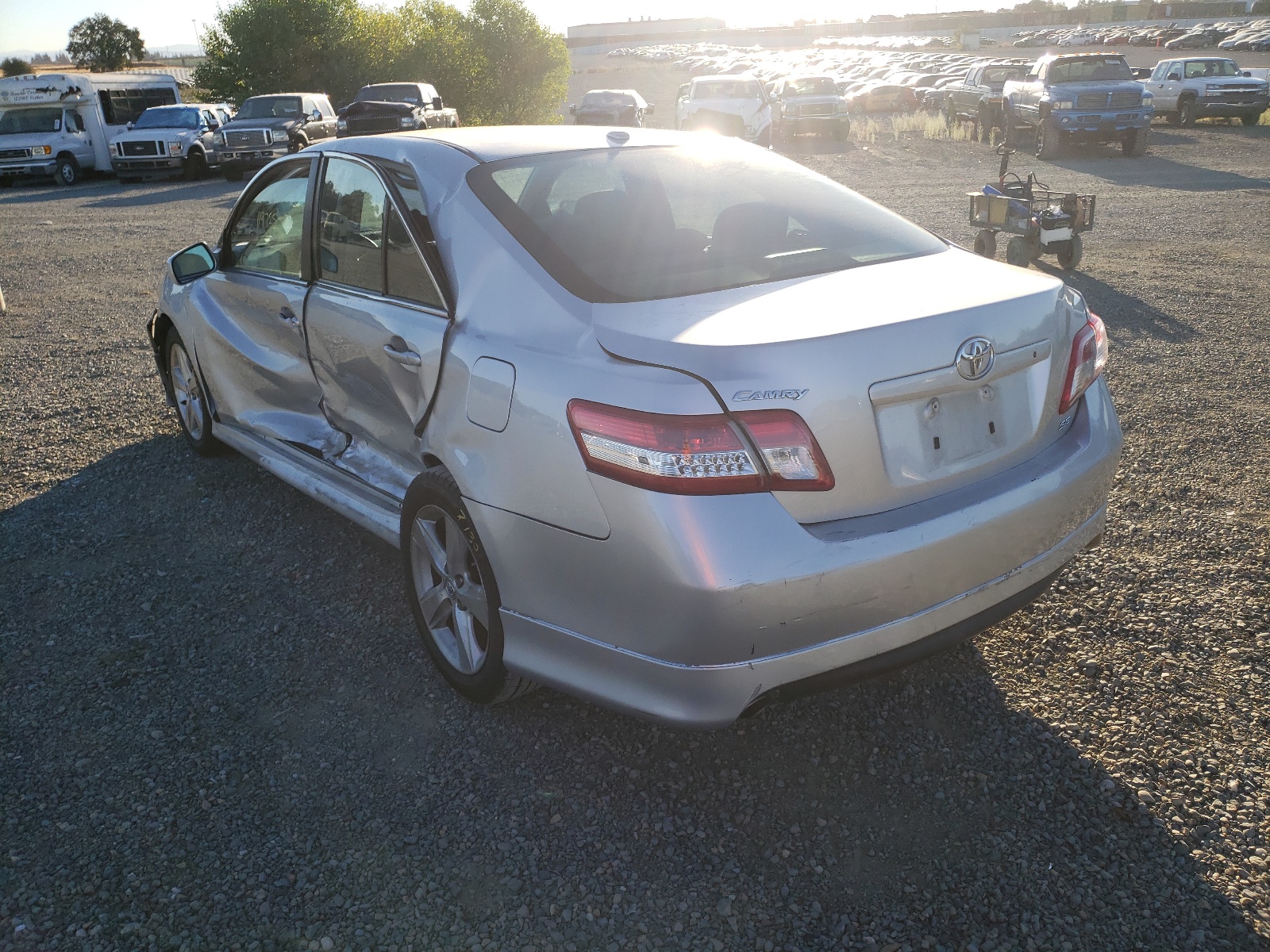 Foto 3 de la subasta – 2011 TOYOTA CAMRY BASE con VIN 4T1BF3EK6BU736015