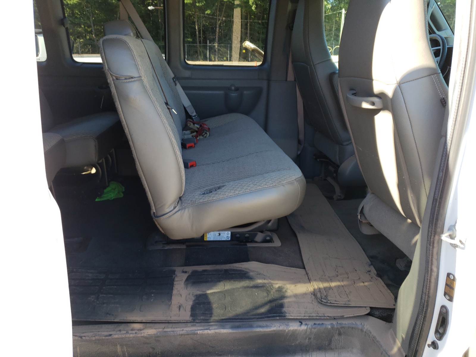 Photo 6 from auction – 2017 CHEVROLET EXPRESS G3 with VIN 1GAZGMFG1H1225170