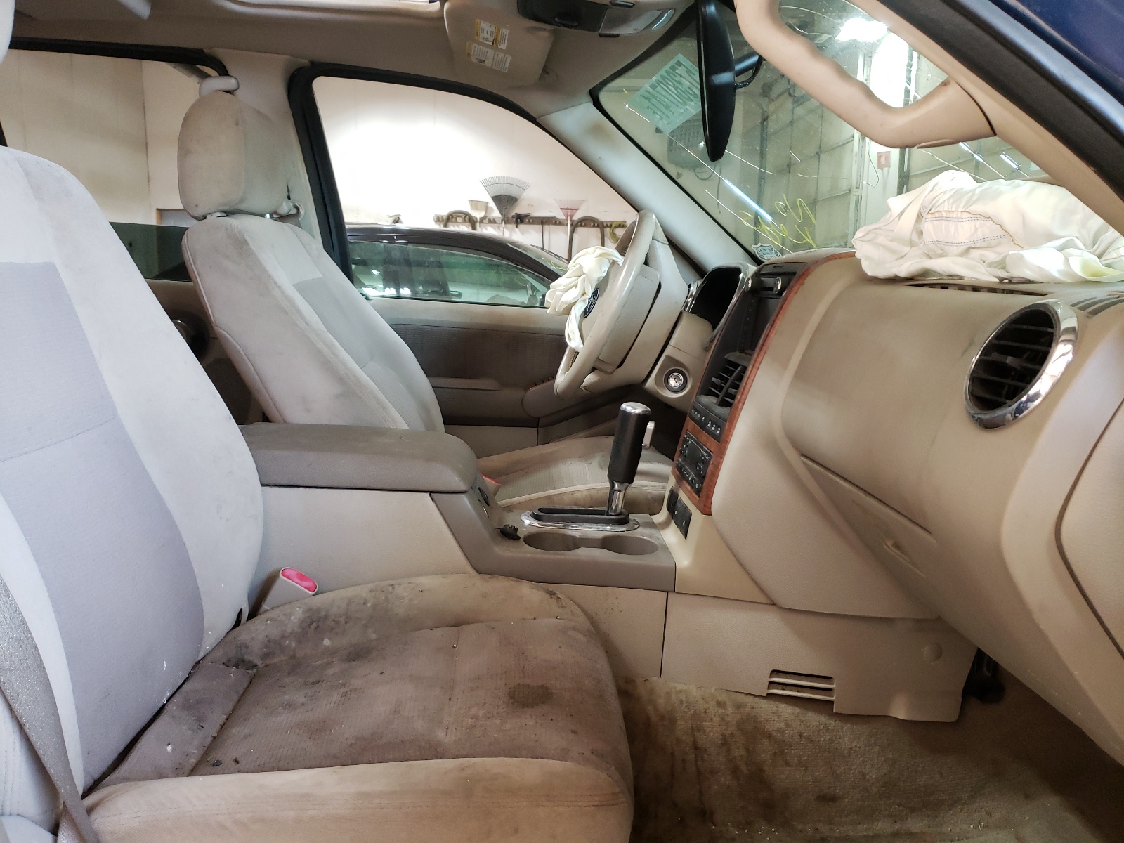 Zdjęcie 5 z aukcji – 2007 FORD EXPLORER X z VIN 1FMEU738X7UA85285