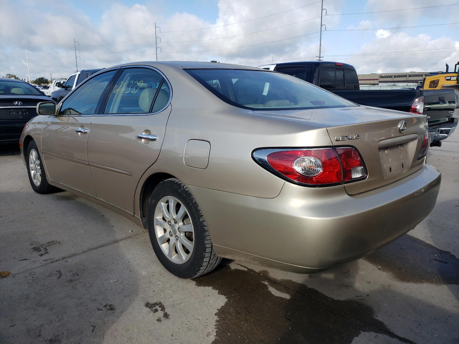 Photo 3 from auction – 2004 LEXUS ES 330 with VIN JTHBA30G345017709
