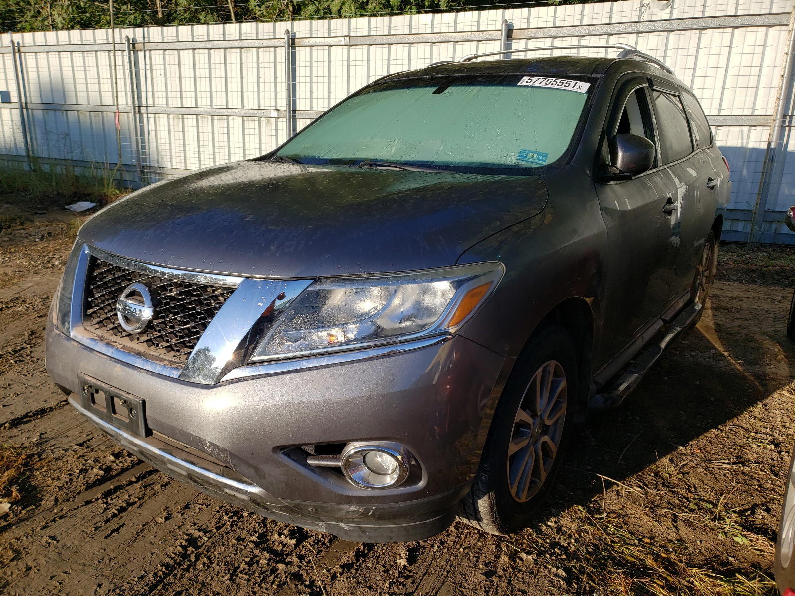 Photo 2 from auction – 2015 NISSAN PATHFINDER with VIN 5N1AR2MM2FC635310