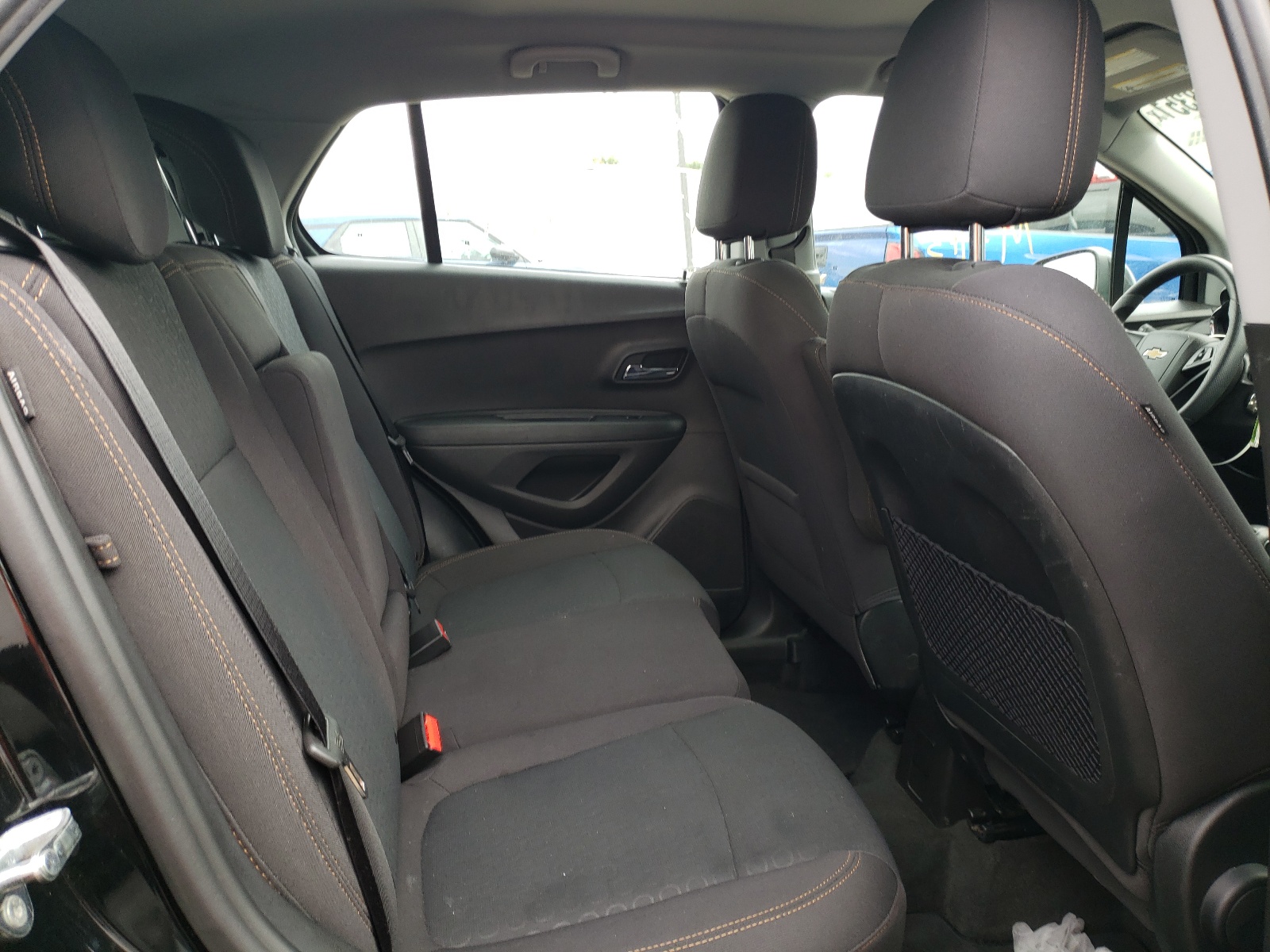 Photo 6 from auction – 2018 CHEVROLET TRAX LS with VIN 3GNCJNSB8JL371103