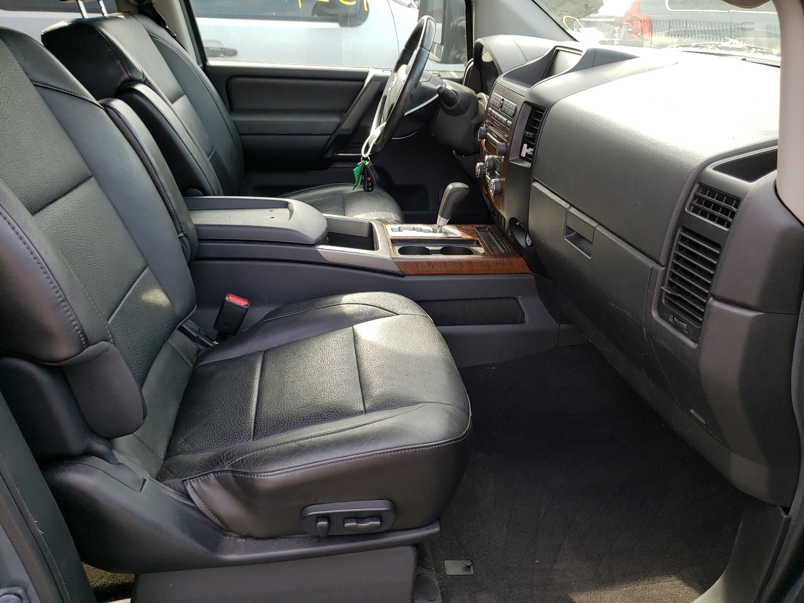 Photo 5 from auction – 2011 NISSAN TITAN S with VIN 1N6BA0ED2BN311322