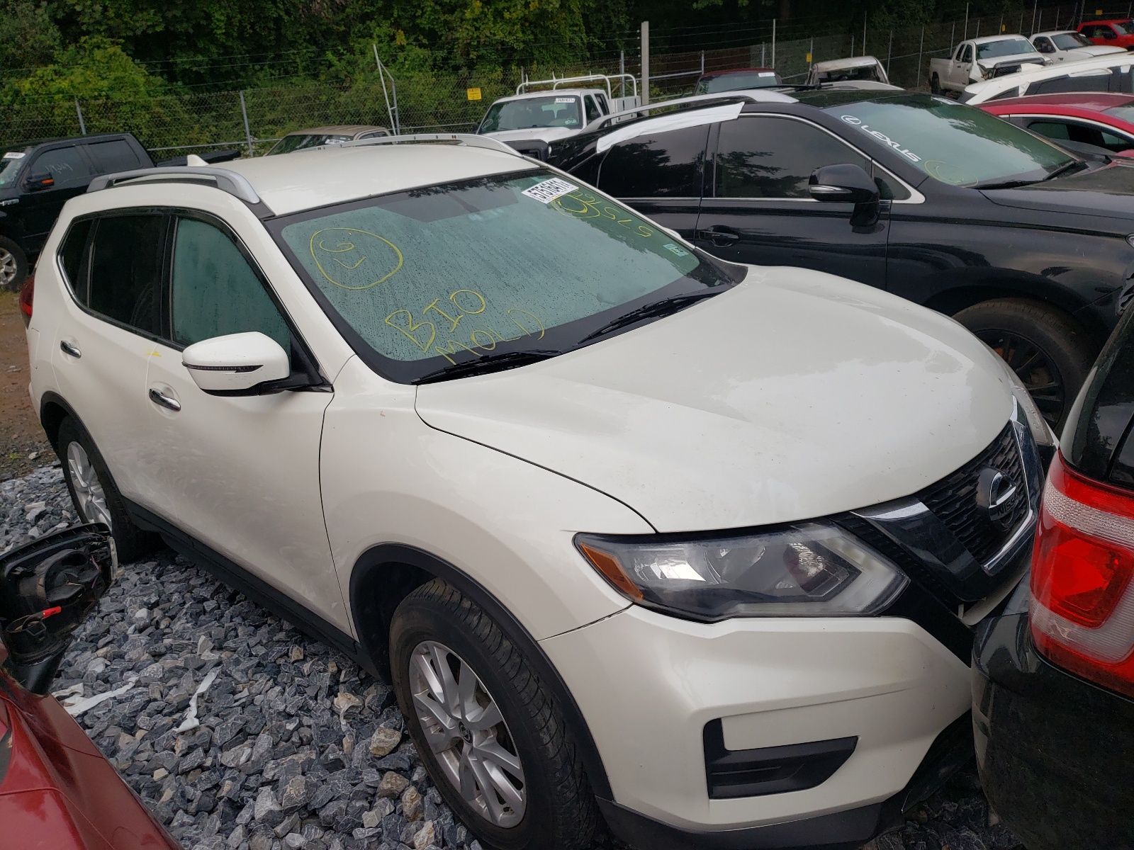 Photo 1 from auction – 2017 NISSAN ROGUE S with VIN KNMAT2MV7HP543961