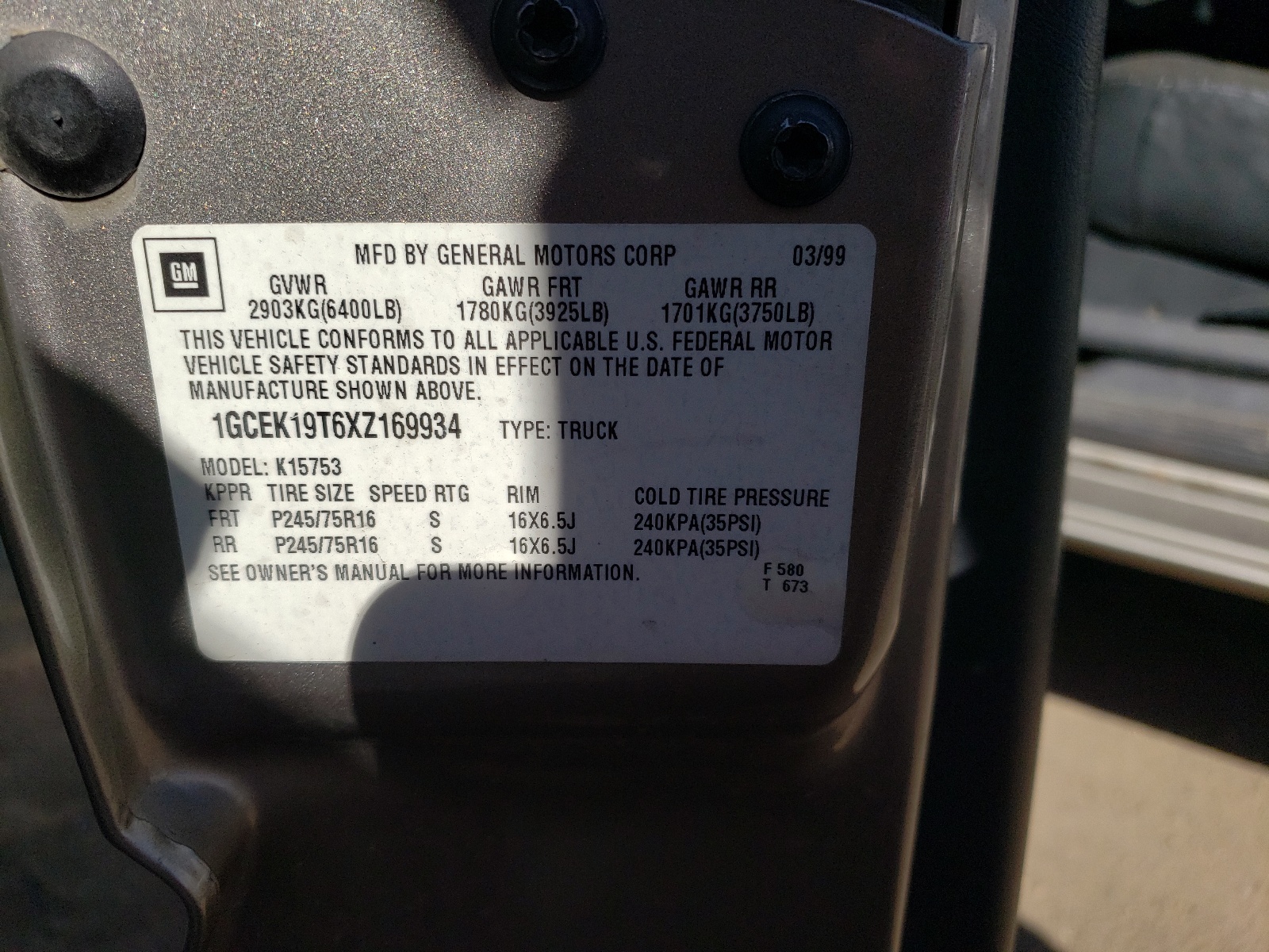 Photo 10 from auction – 1999 CHEVROLET SILVERADO with VIN 1GCEK19T6XZ169934