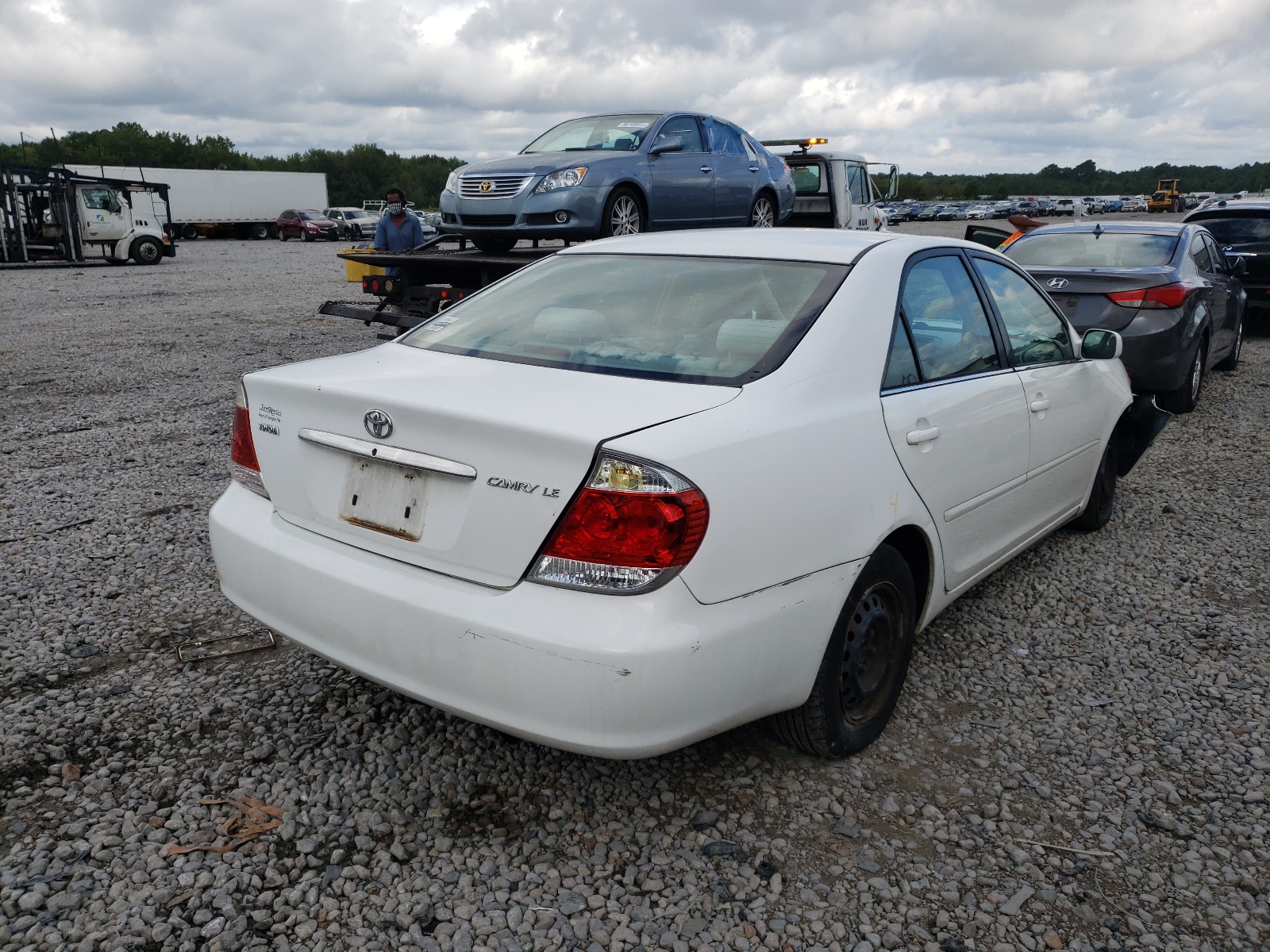 Photo 4 from auction – 2005 TOYOTA CAMRY LE with VIN 4T1BE30K45U427609