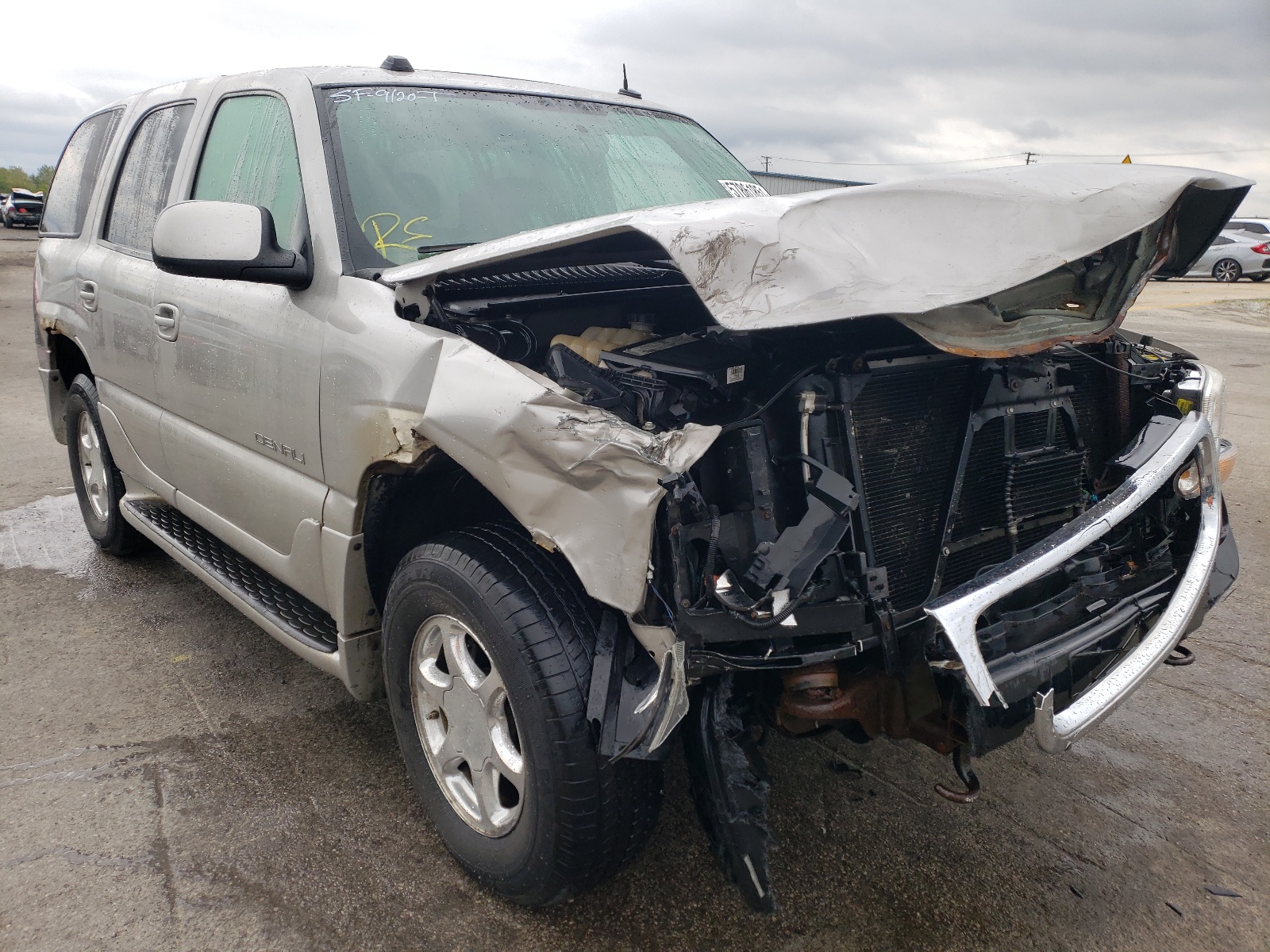 GMC YUKON DENA 2004 with VIN 1GKEK63U74J209029 - Photo from auction