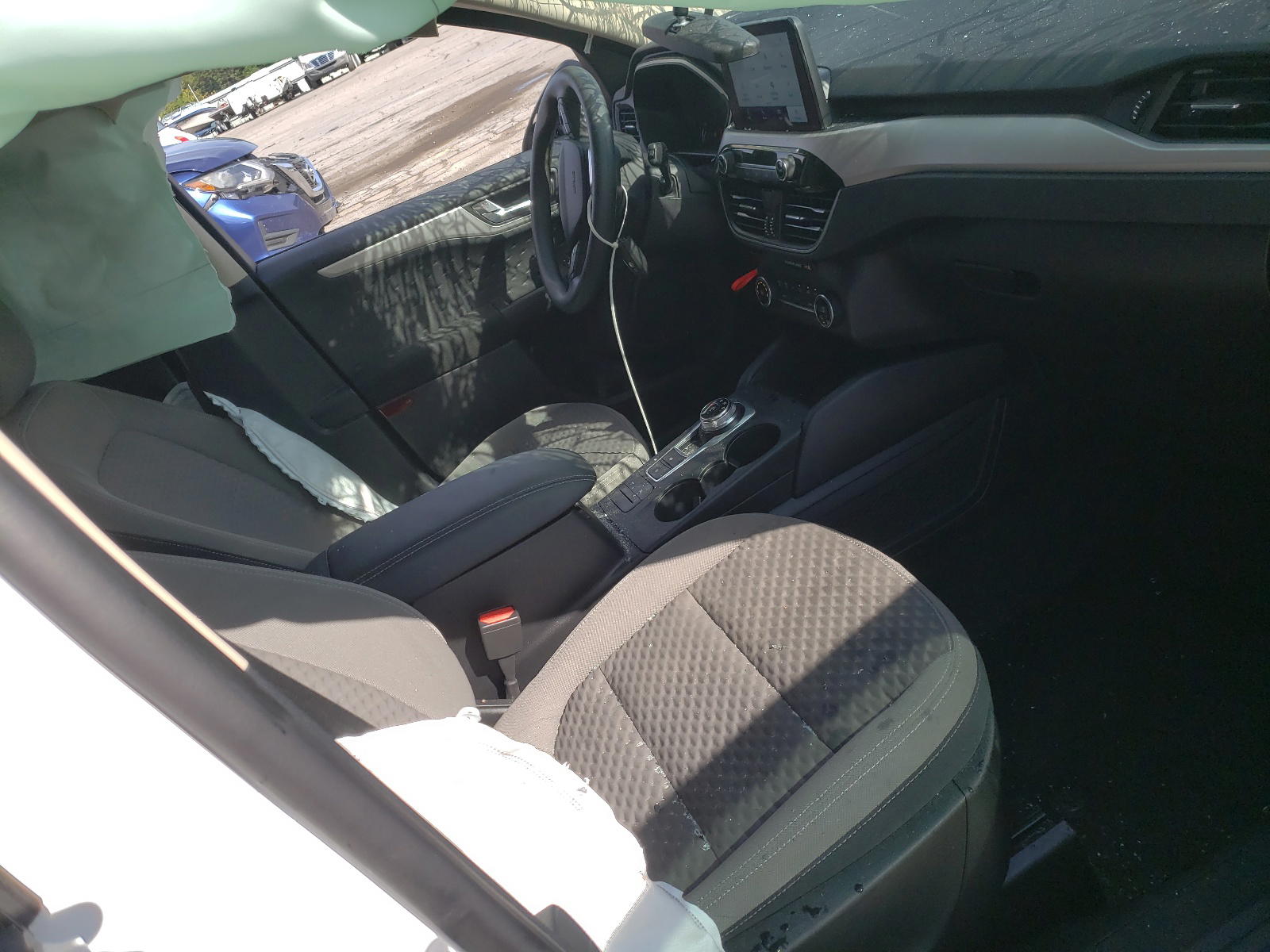 Photo 5 from auction – 2020 FORD ESCAPE SE with VIN 1FMCU0G67LUA86024