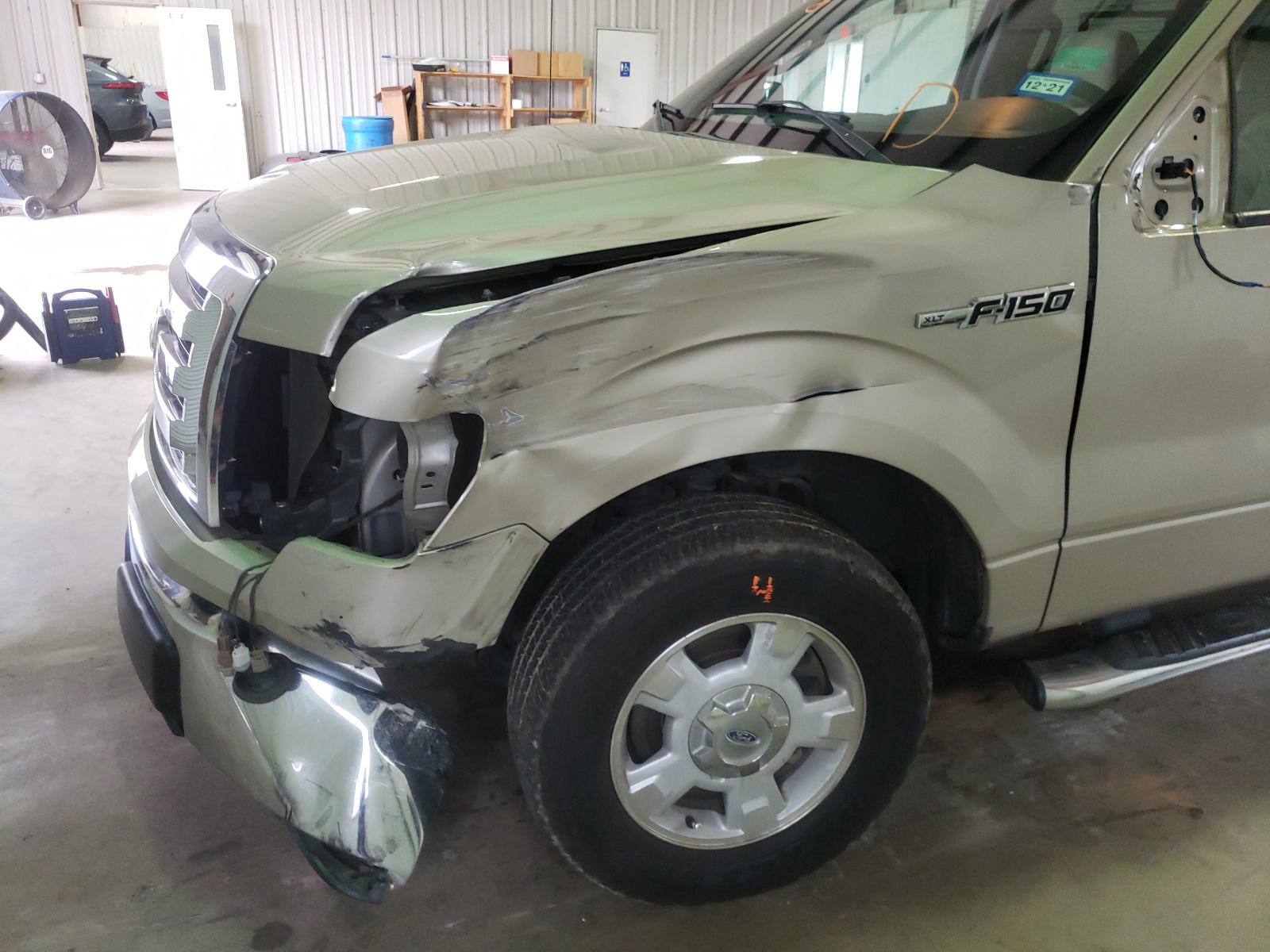 Photo 9 from auction – 2010 FORD F150 SUPER with VIN 1FTEW1C83AKE42613