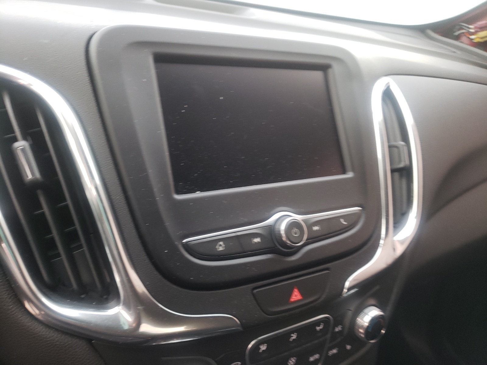 Photo 9 from auction – 2020 CHEVROLET EQUINOX LT with VIN 3GNAXJEV8LS621887