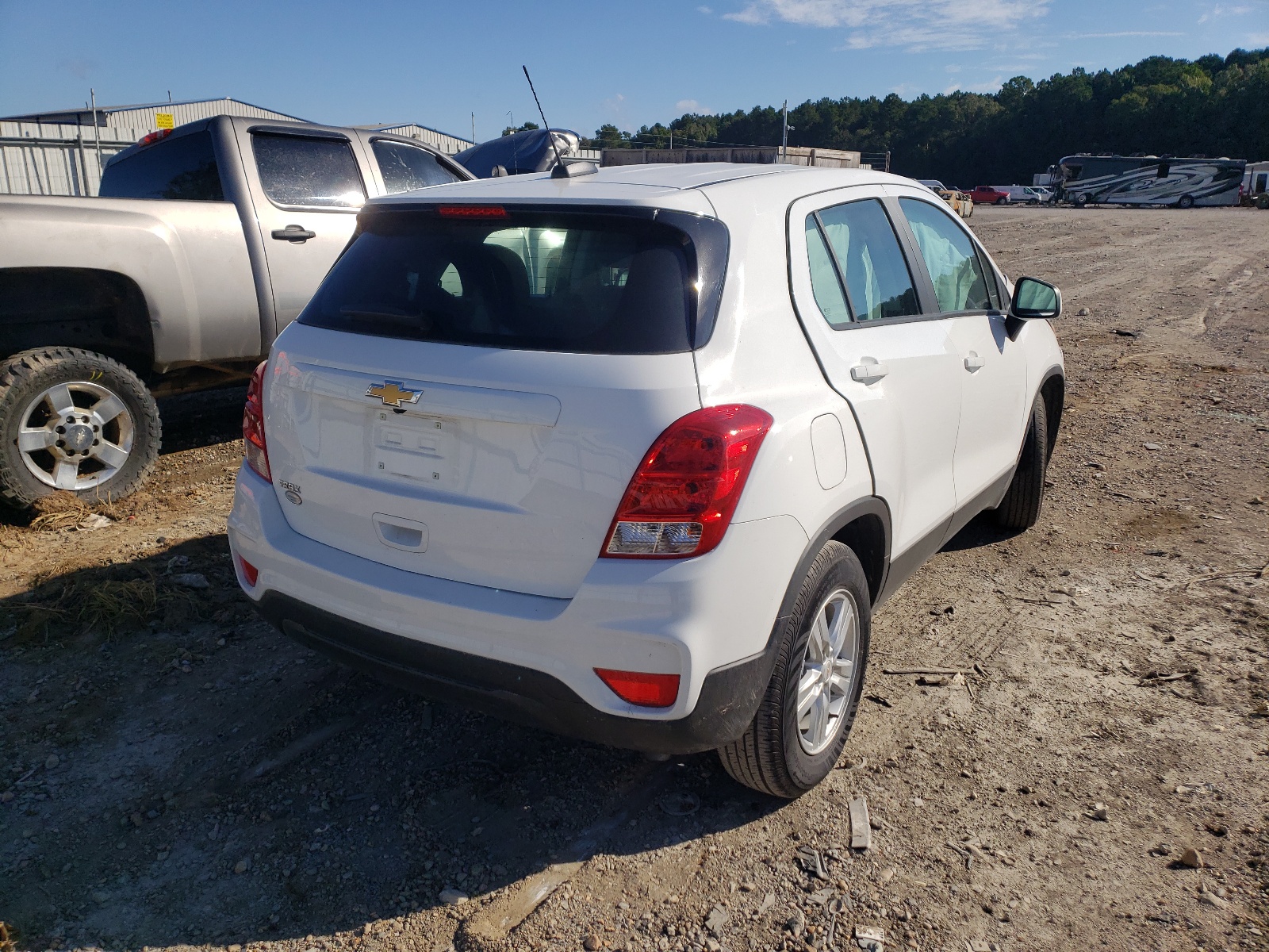 Photo 4 from auction – 2020 CHEVROLET TRAX LS with VIN KL7CJKSB6LB071407
