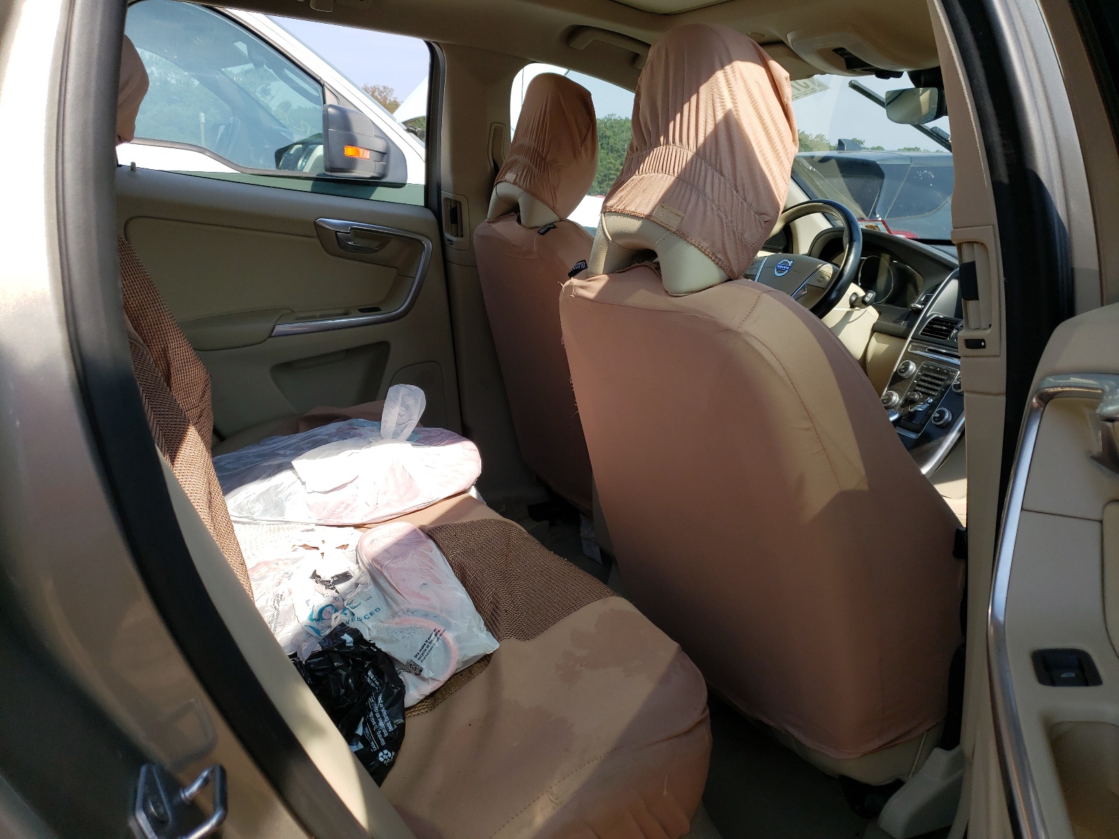 Photo 6 from auction – 2015 VOLVO XC60 T5 PR with VIN YV4612RKXF2673055
