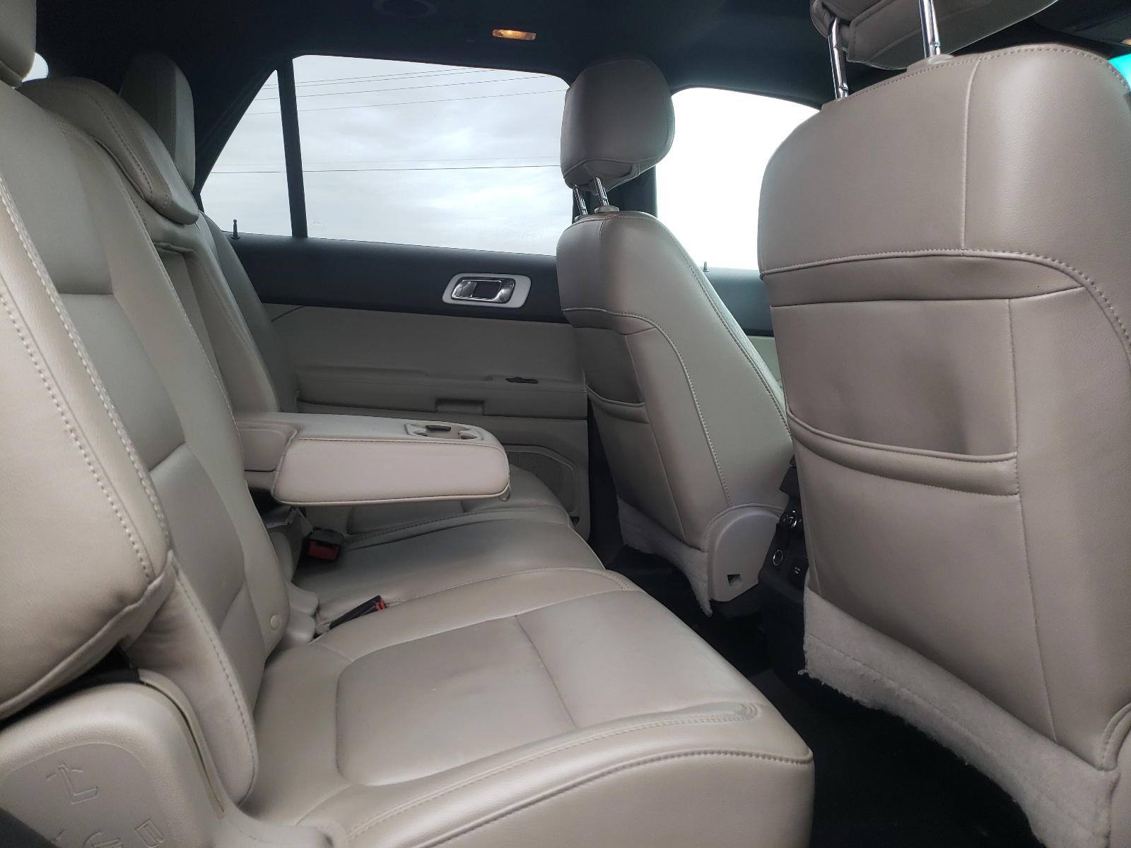 Photo 6 from auction – 2011 FORD EXPLORER L with VIN 1FMHK7F83BGA18954