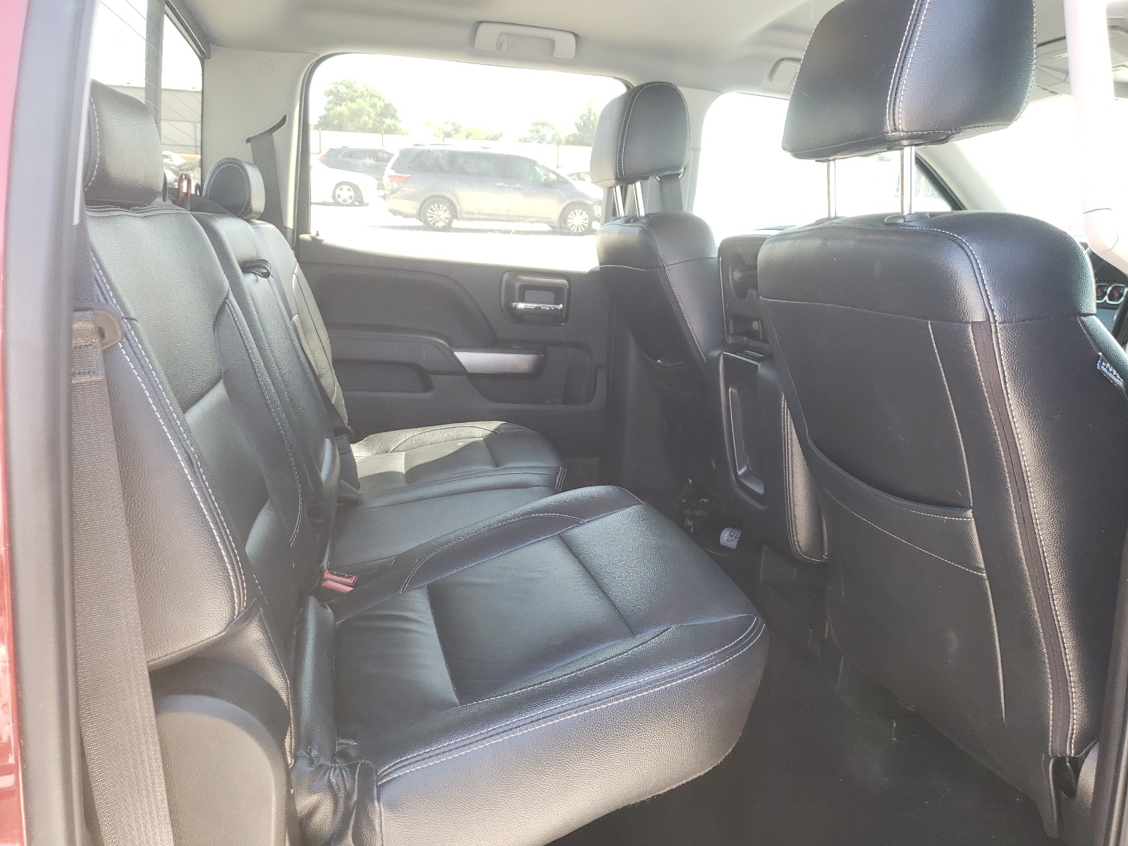 Photo 6 from auction – 2018 CHEVROLET SILVERADO with VIN 3GCUKREC8JG219708