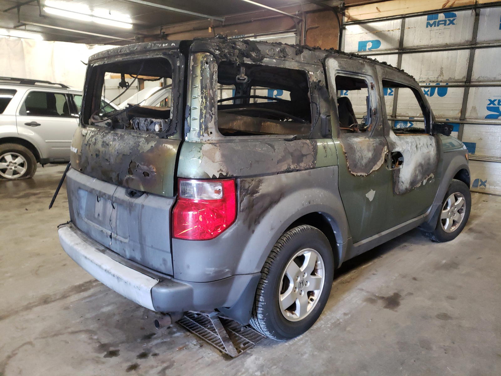 Photo 4 from auction – 2003 HONDA ELEMENT EX with VIN 5J6YH28633L047827