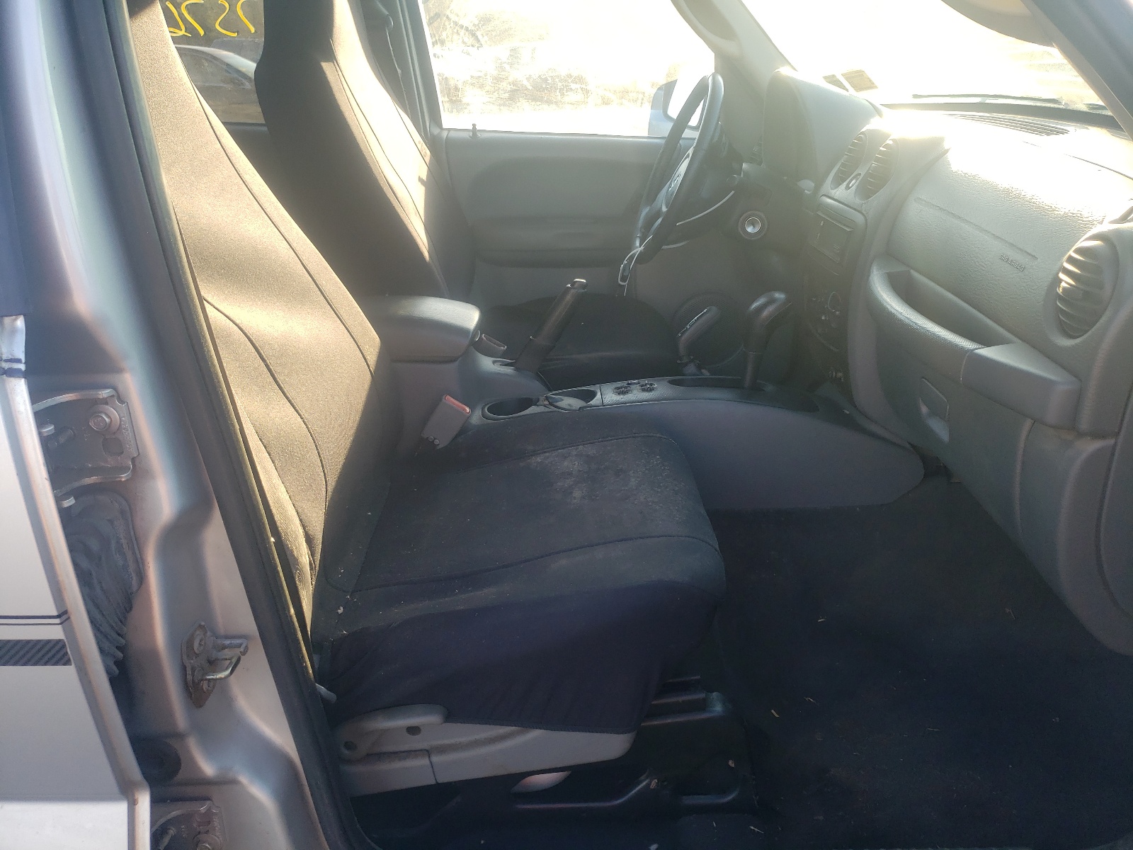 Photo 5 from auction – 2007 JEEP LIBERTY SP with VIN 1J4GL48K37W671554