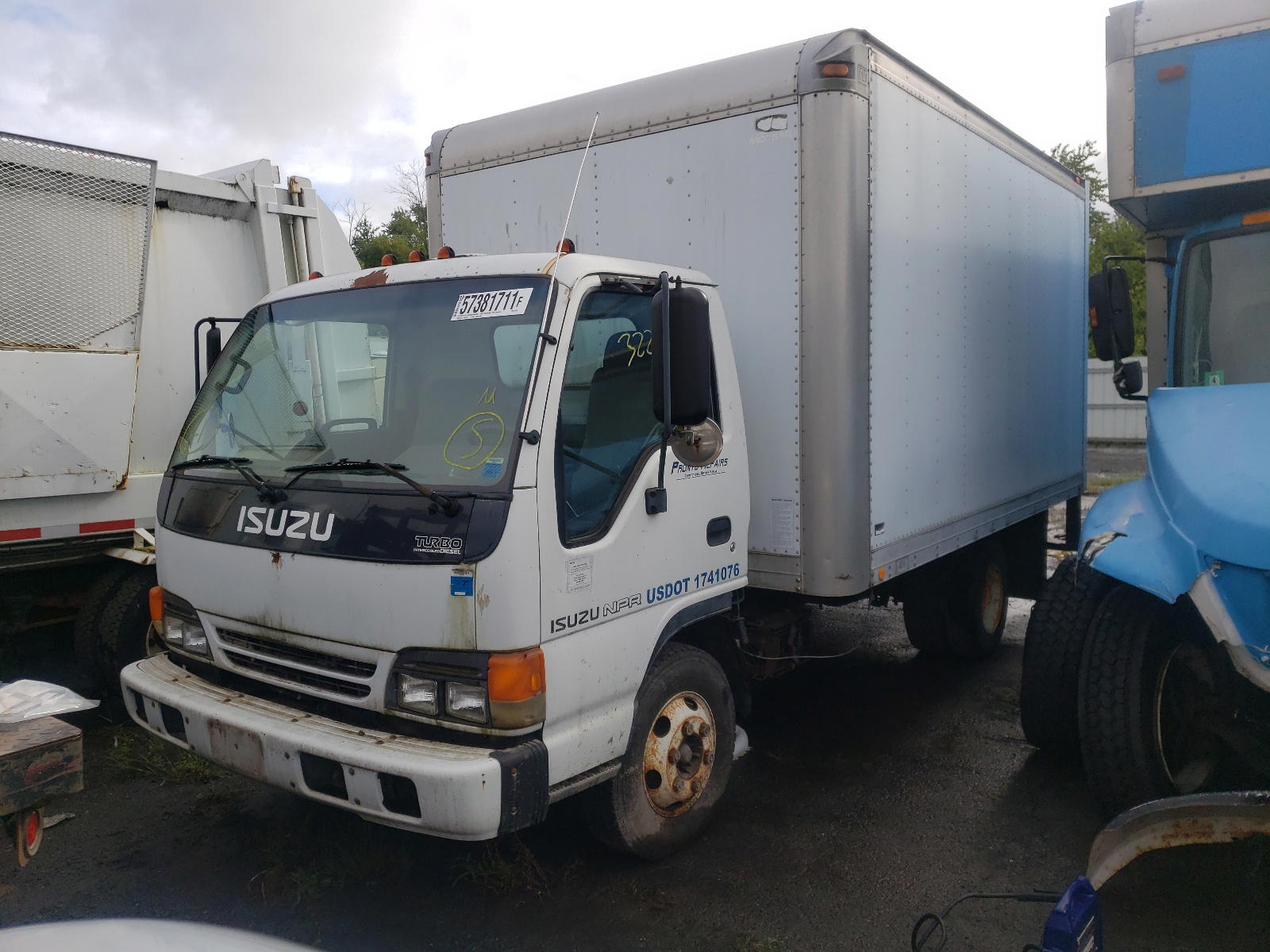 Photo 2 from auction – 2001 ISUZU NPR with VIN JALB4B14817011023