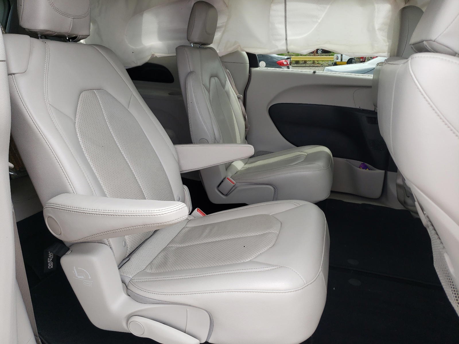 Photo 6 from auction – 2018 CHRYSLER PACIFICA T with VIN 2C4RC1BG7JR159104