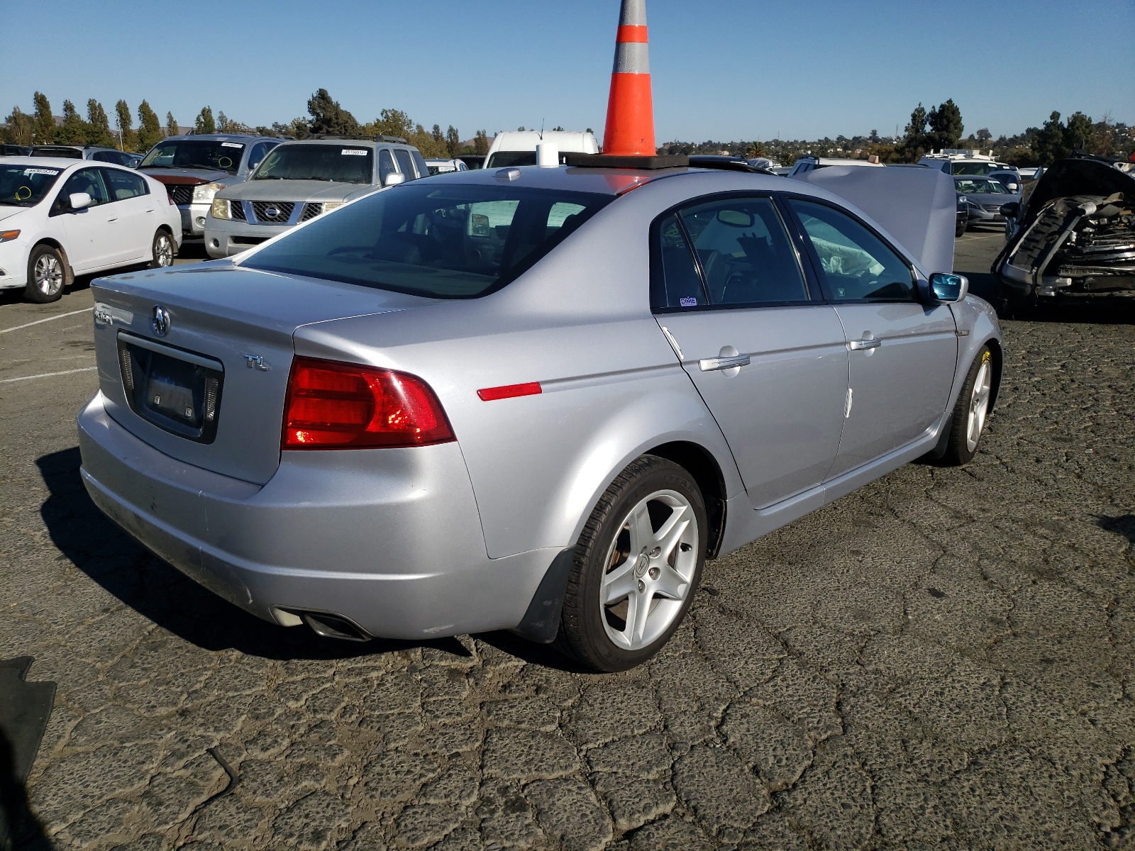 Photo 4 from auction – 2004 ACURA TL with VIN 19UUA662X4A004195