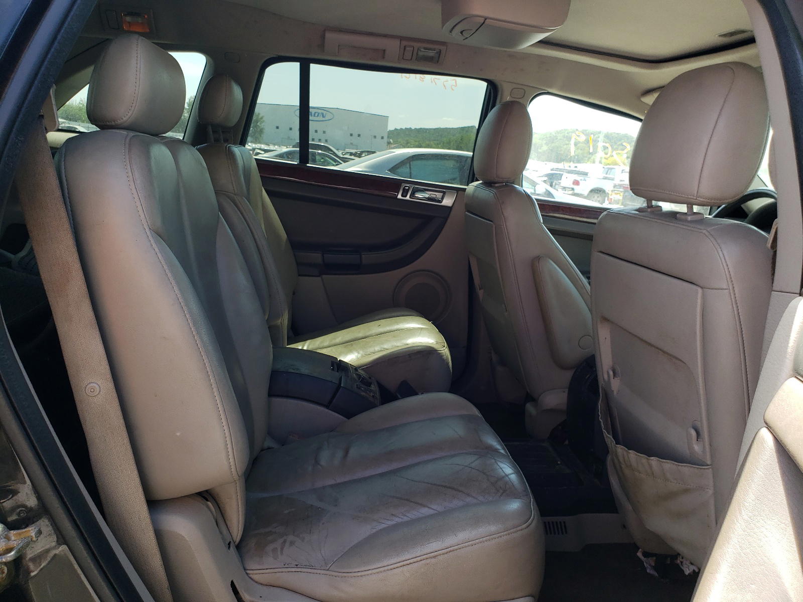Photo 6 from auction – 2004 CHRYSLER PACIFICA with VIN 2C8GF68464R330176
