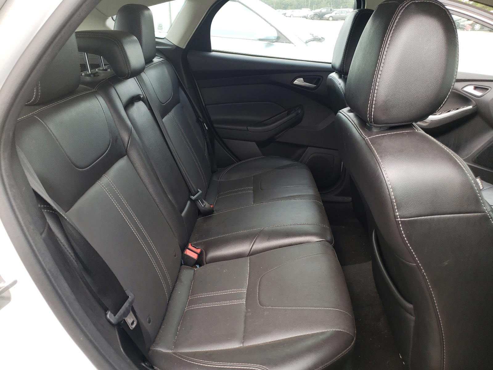 Photo 6 from auction – 2014 FORD FOCUS SE with VIN 1FADP3K21EL337799